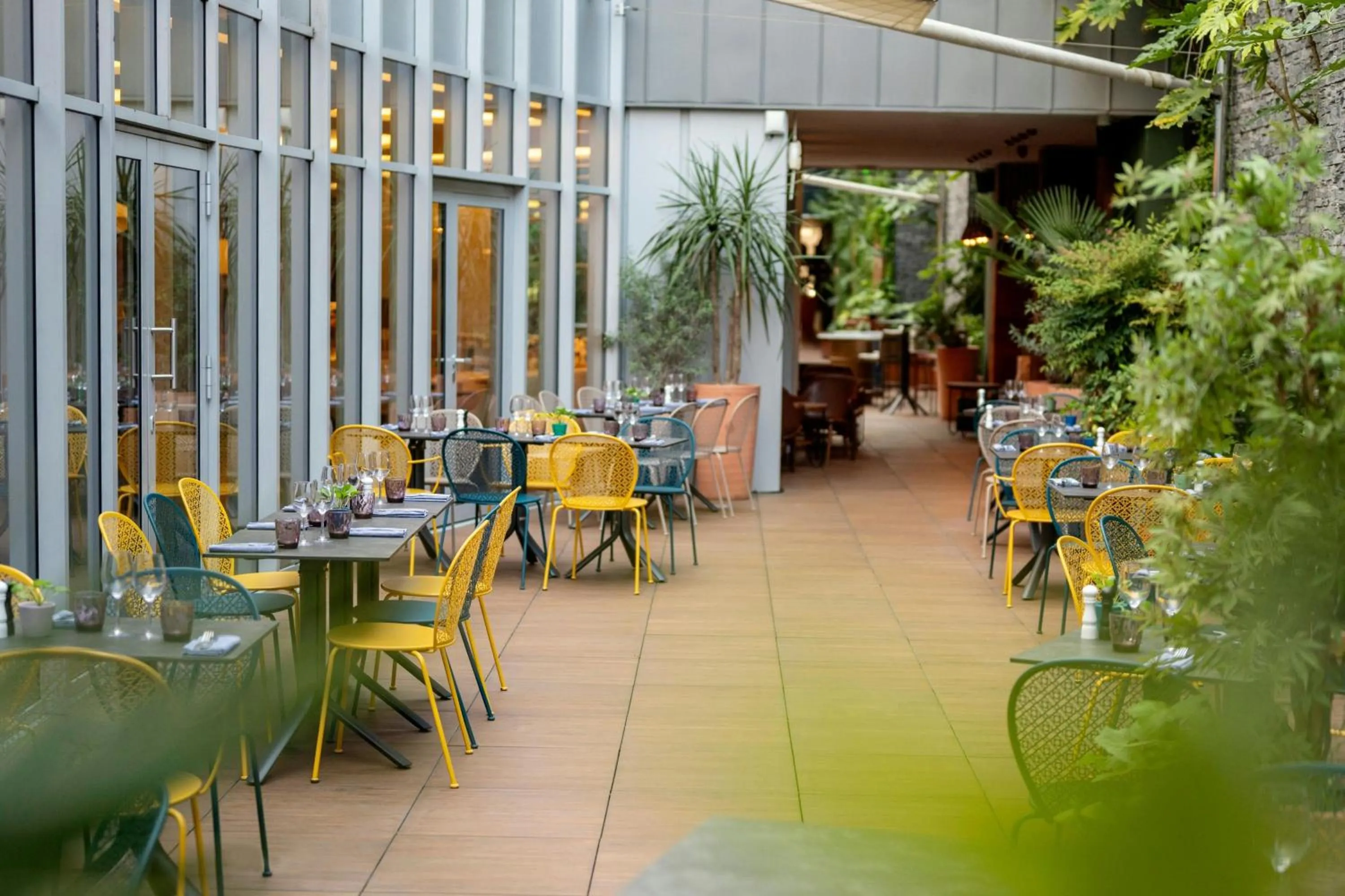 Restaurant/places to eat in Renaissance Paris Republique Hotel & Spa