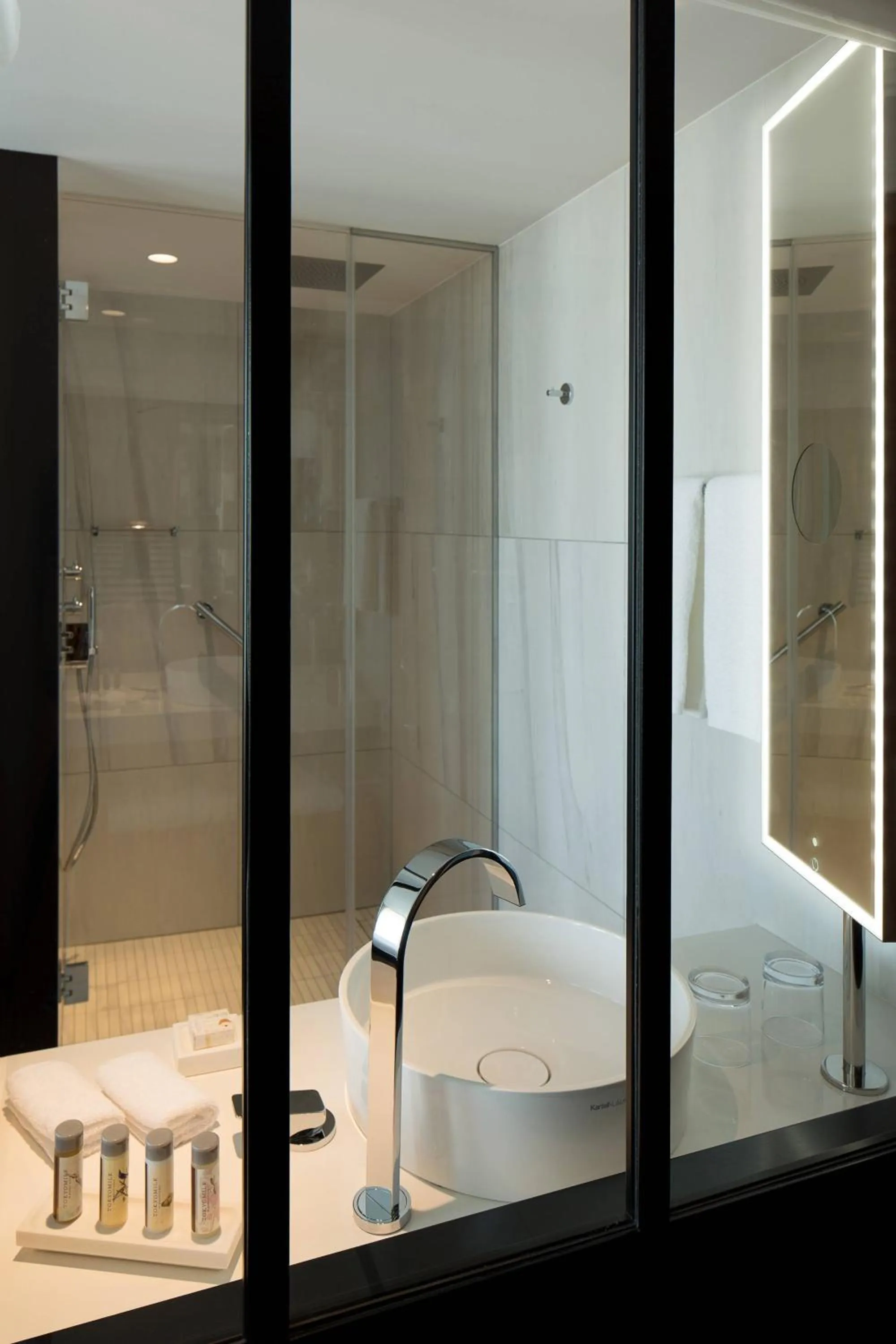 Bathroom in Renaissance Paris Republique Hotel & Spa