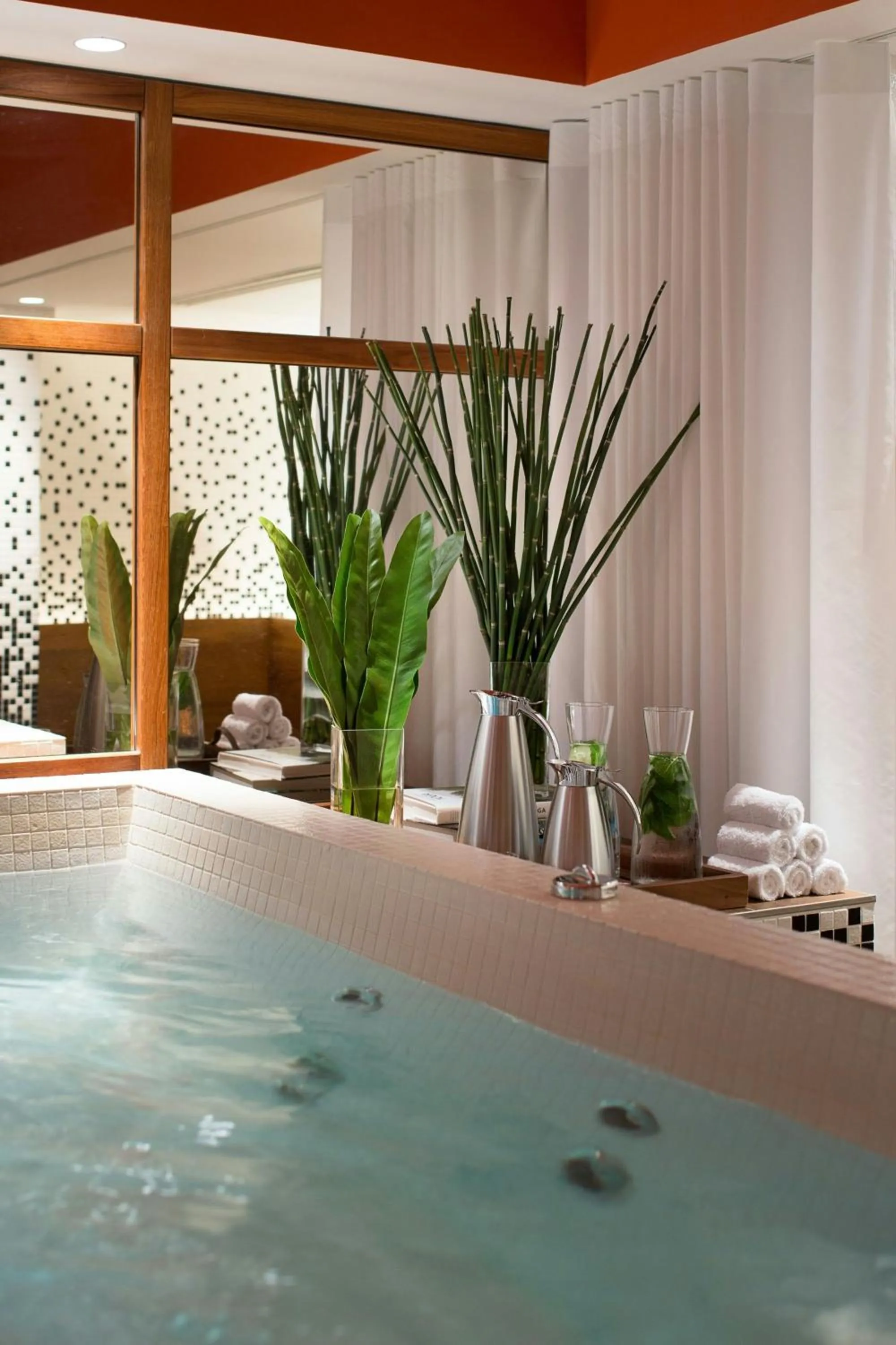 Spa and wellness centre/facilities in Renaissance Paris Republique Hotel & Spa
