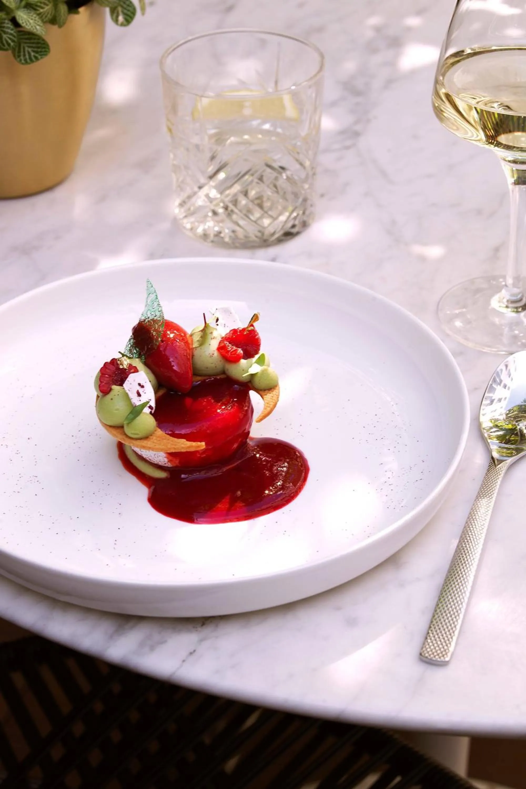 Restaurant/places to eat in Renaissance Paris Republique Hotel & Spa