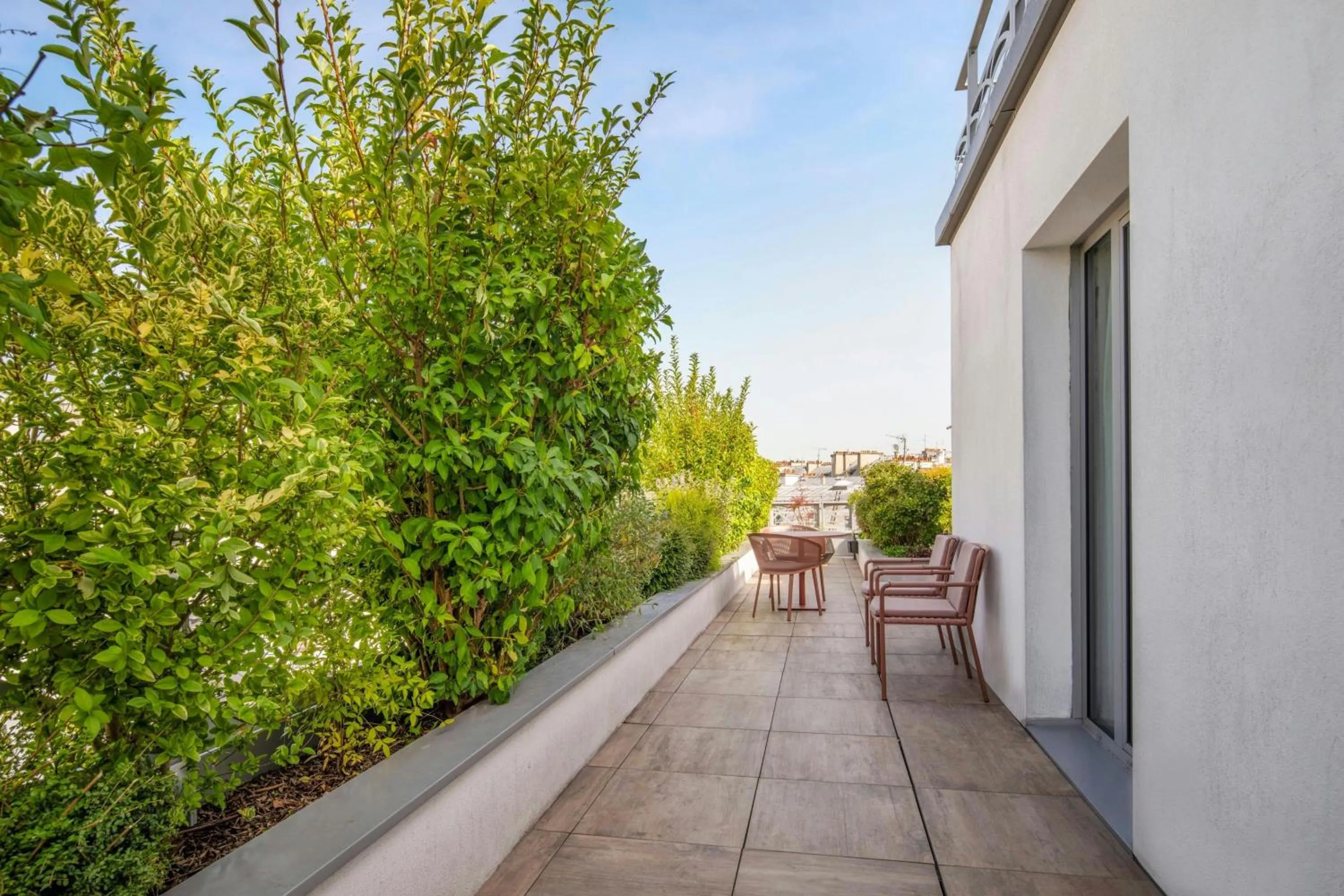 Photo of the whole room in Renaissance Paris Republique Hotel & Spa