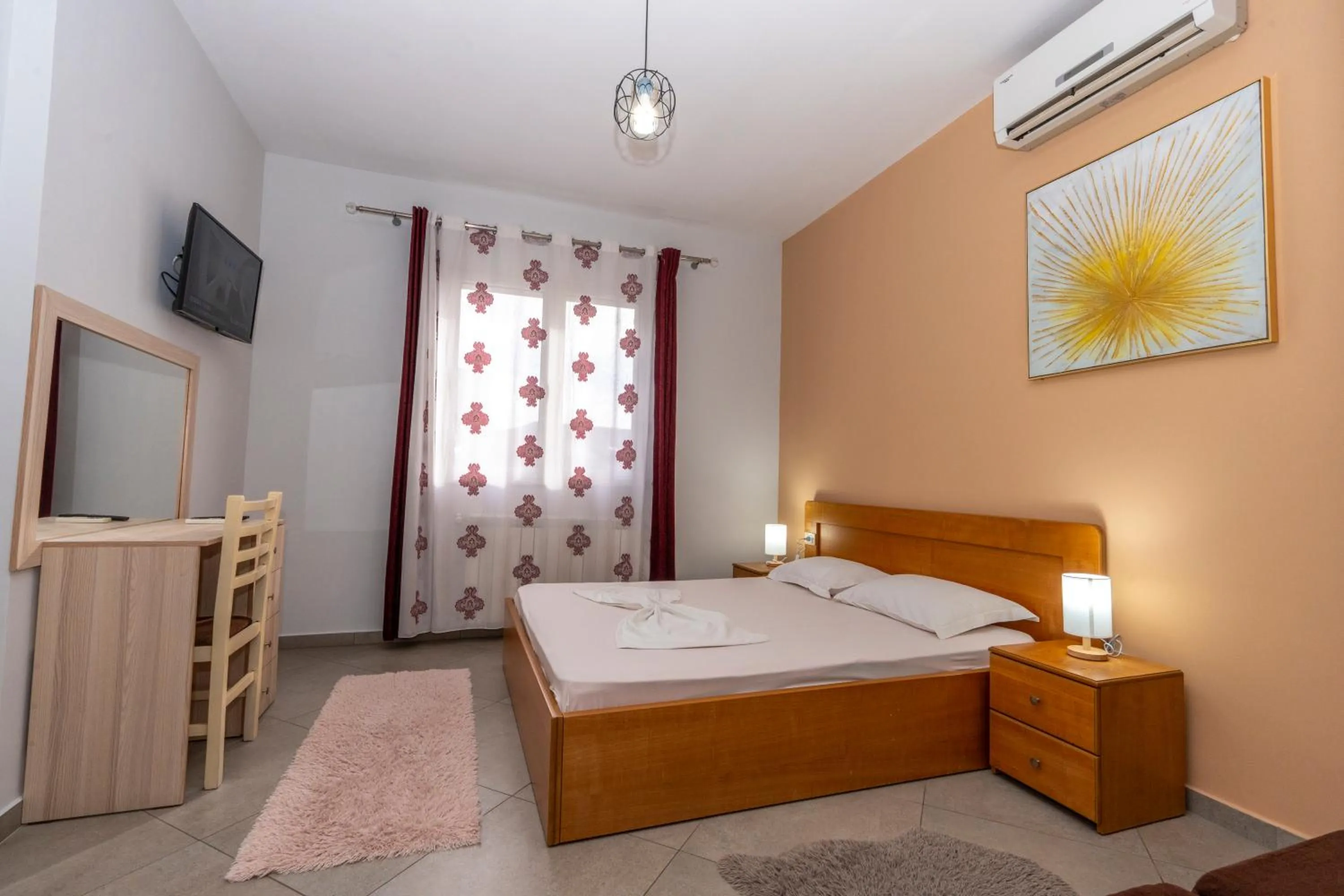 Bed in Hotel Shkodra L