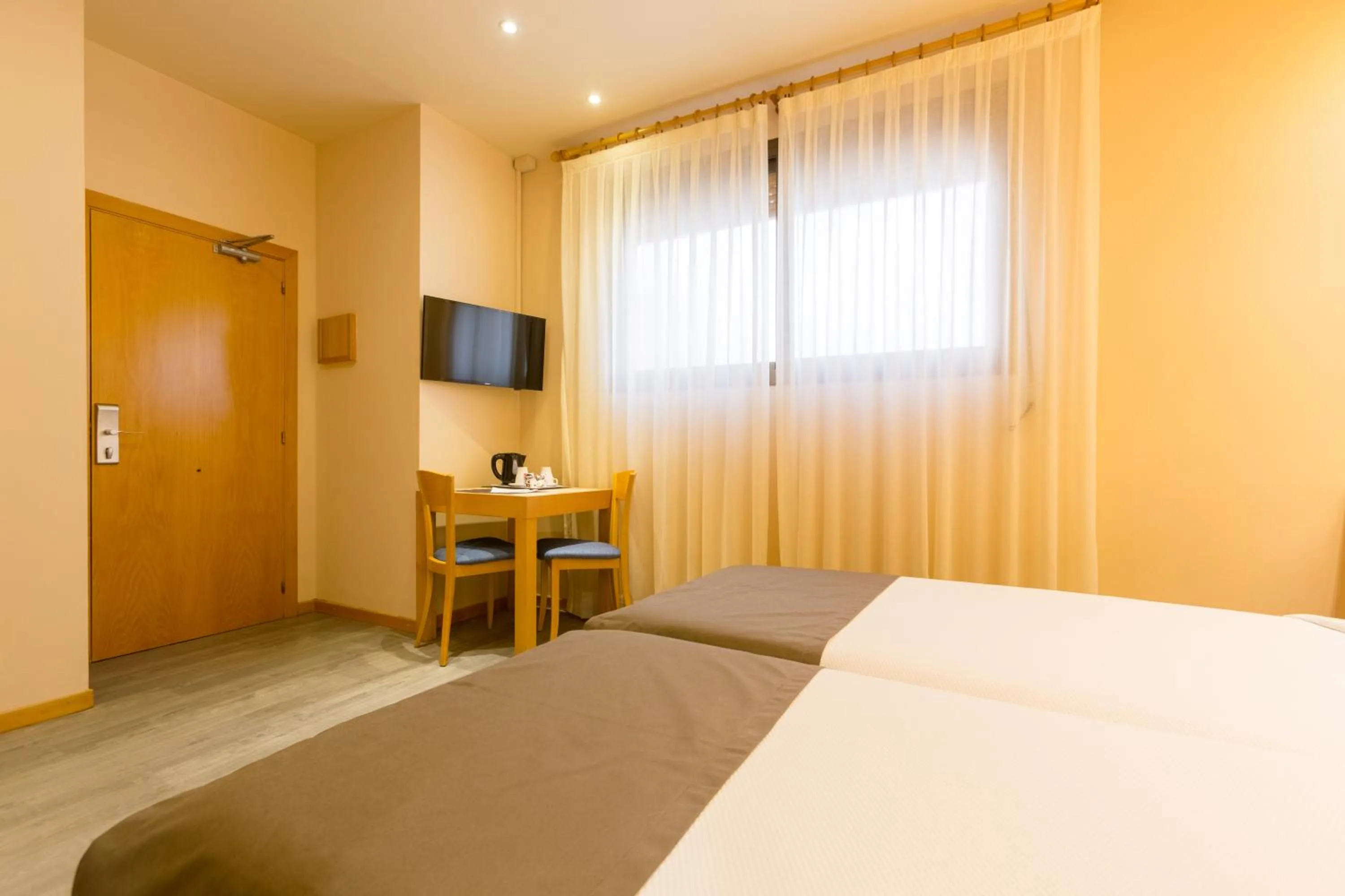 Photo of the whole room, Bed in Apartamentos DV