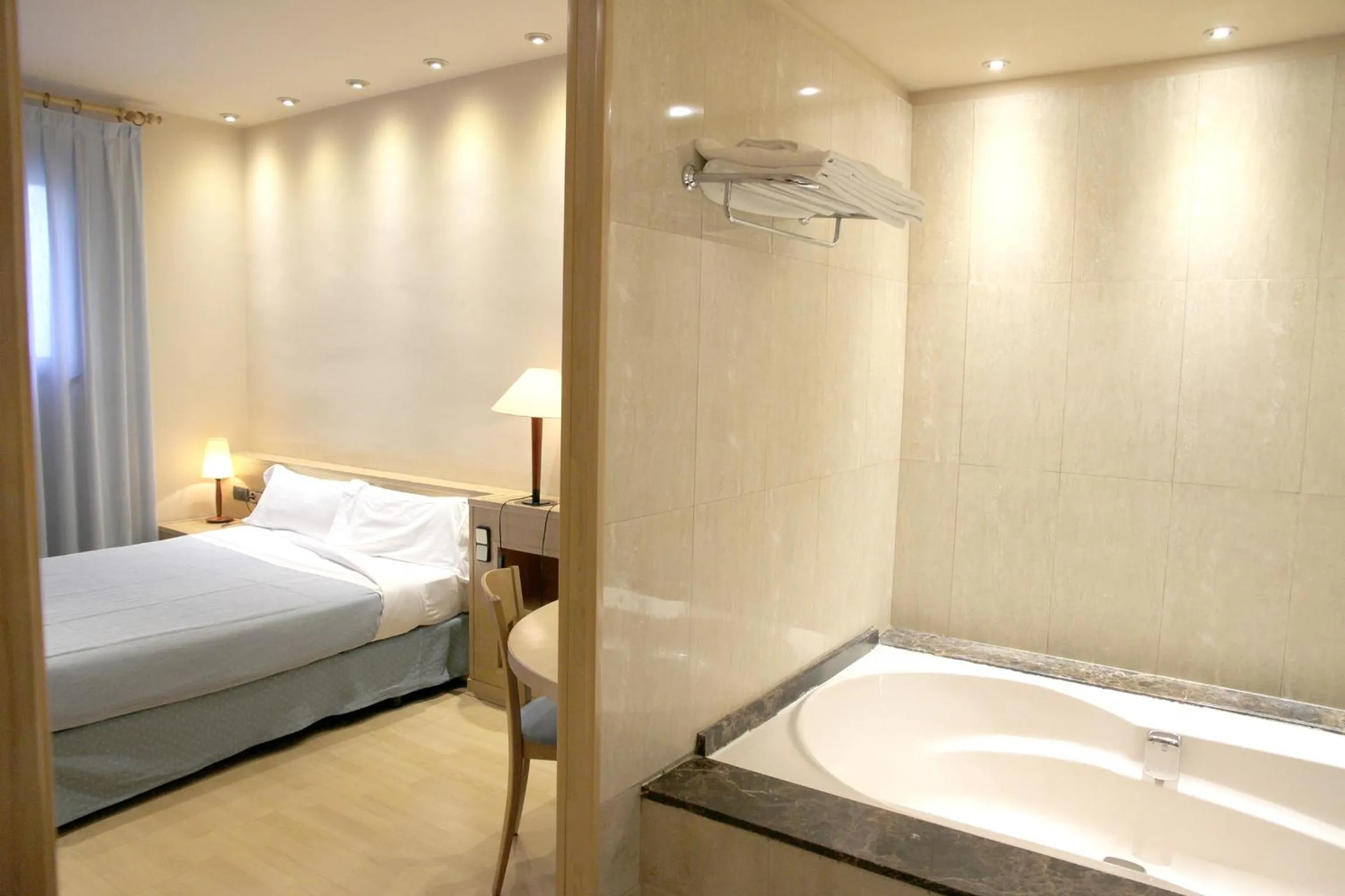 Decorative detail, Bed in Apartamentos DV