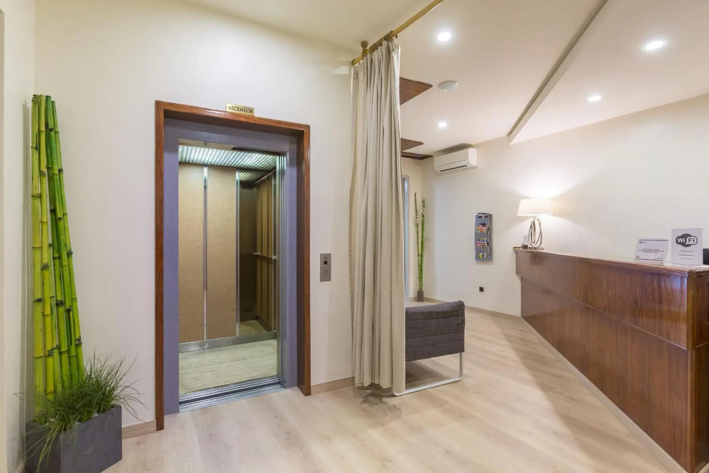 Property building in Apartamentos DV Property building in Apartamentos DV