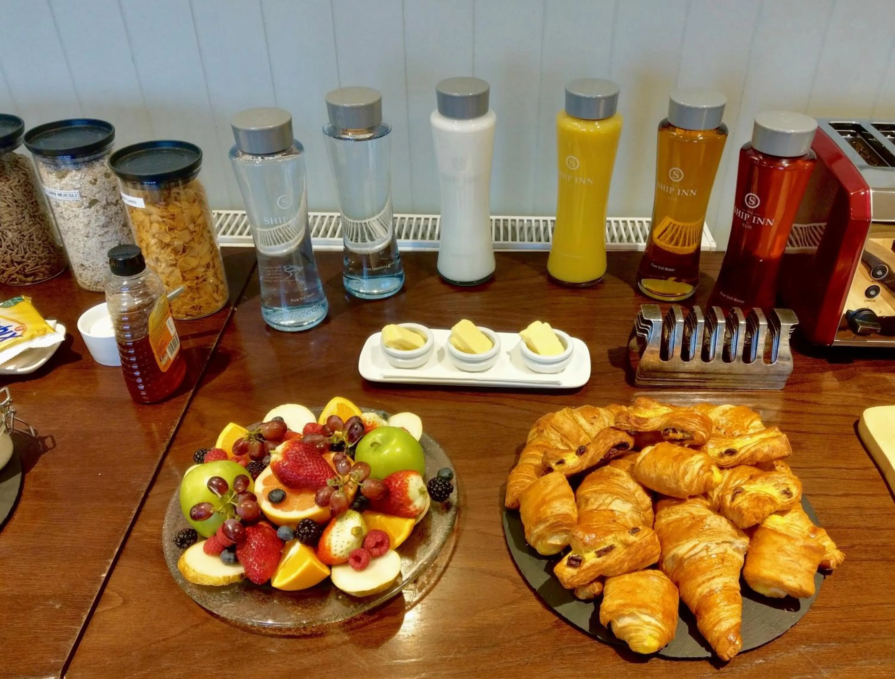 Breakfast in The Ship Inn