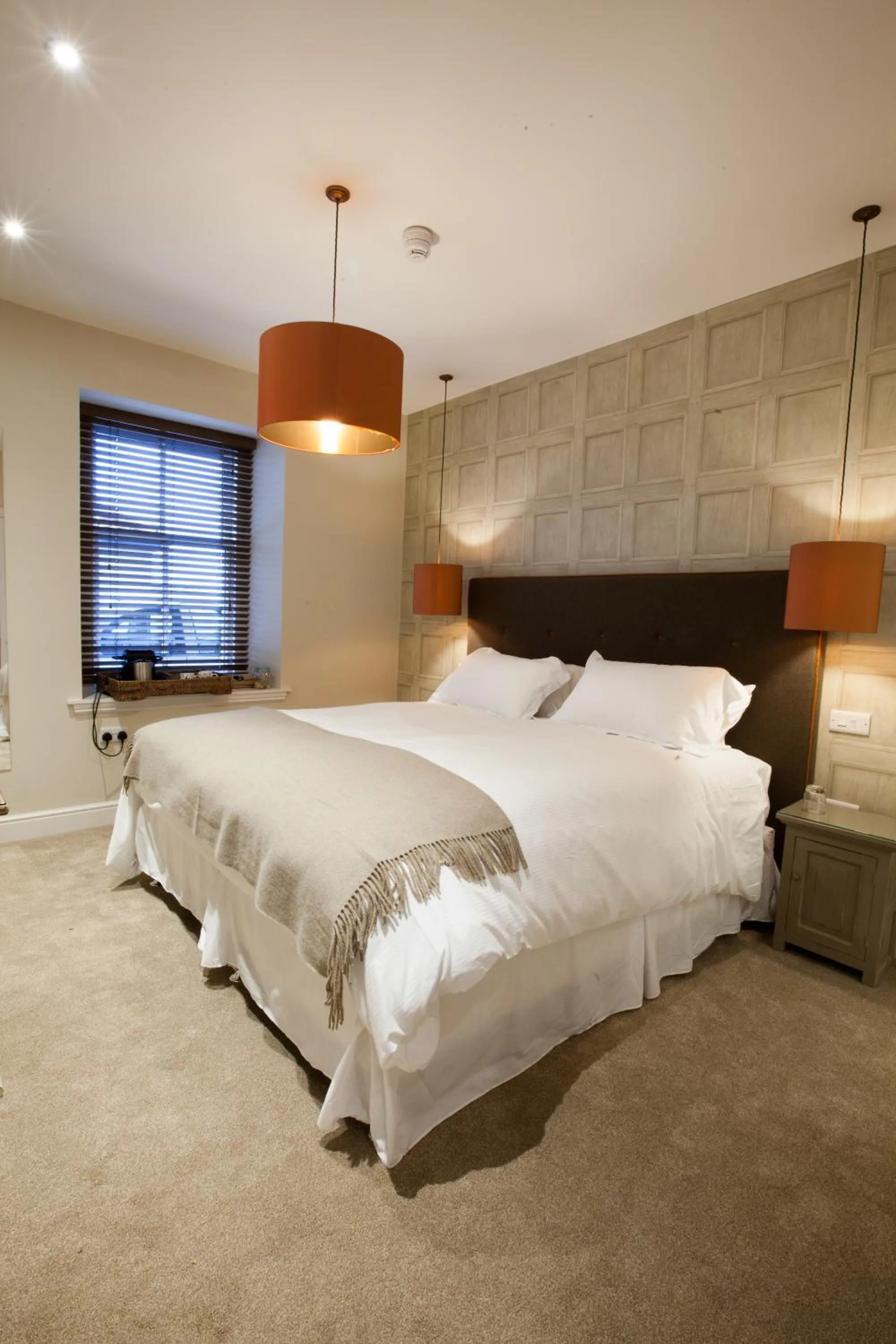 Bedroom, Bed in The Ship Inn