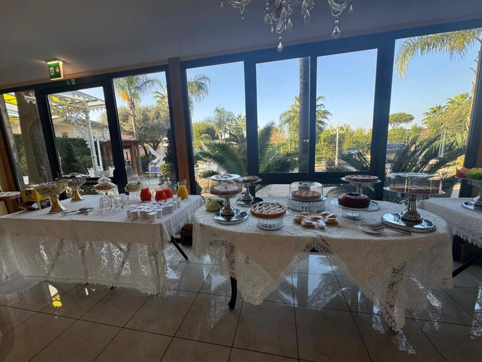 Breakfast in Hotel Happy Days