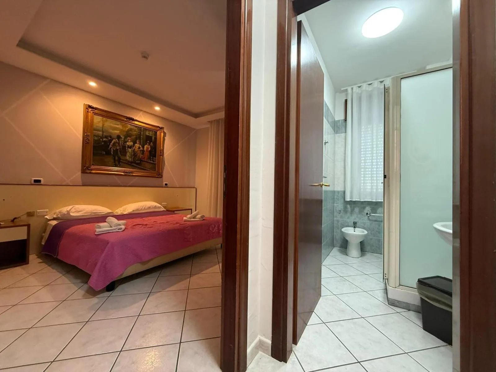 Bed in Hotel Happy Days