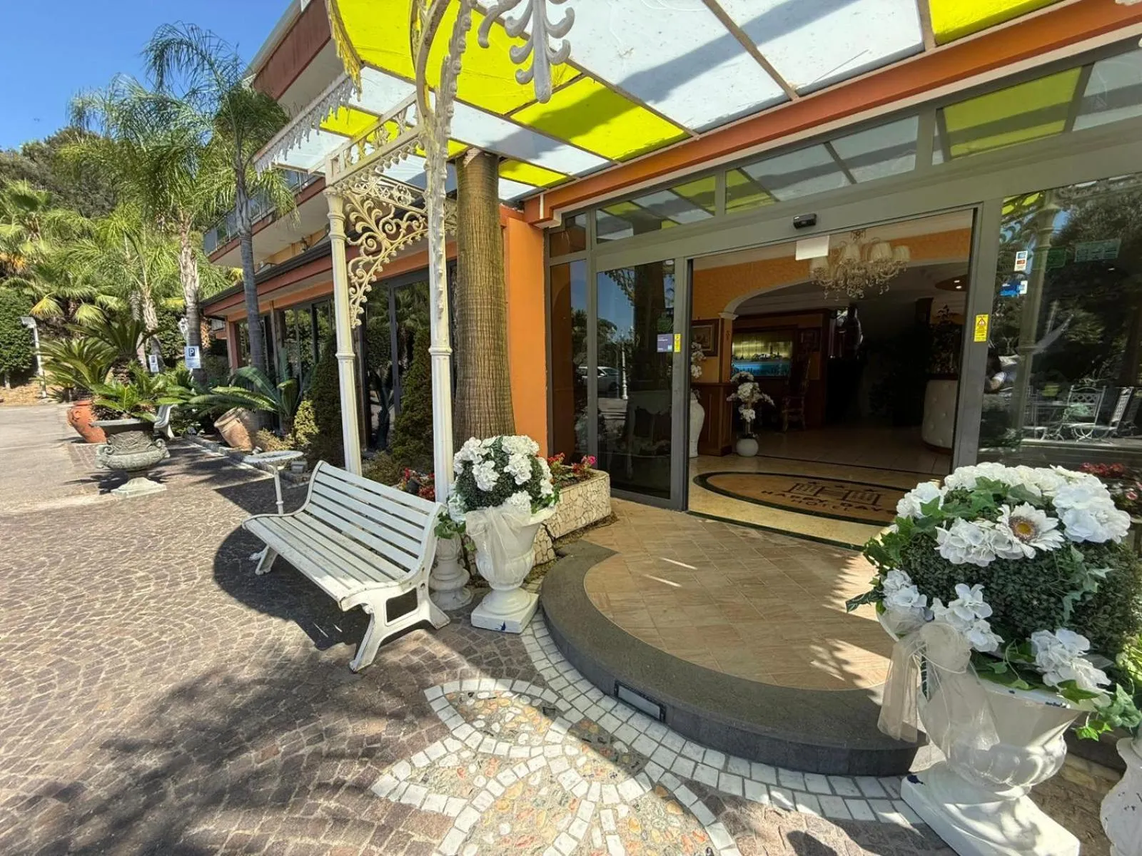 Property building in Hotel Happy Days