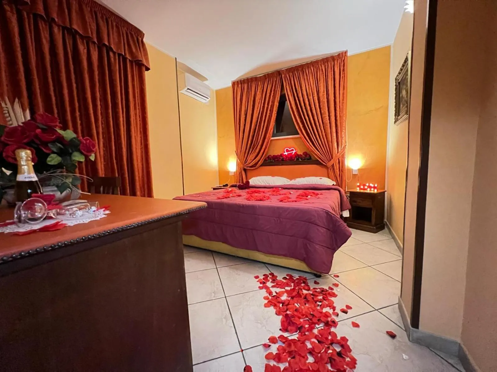 Bed in Hotel Happy Days