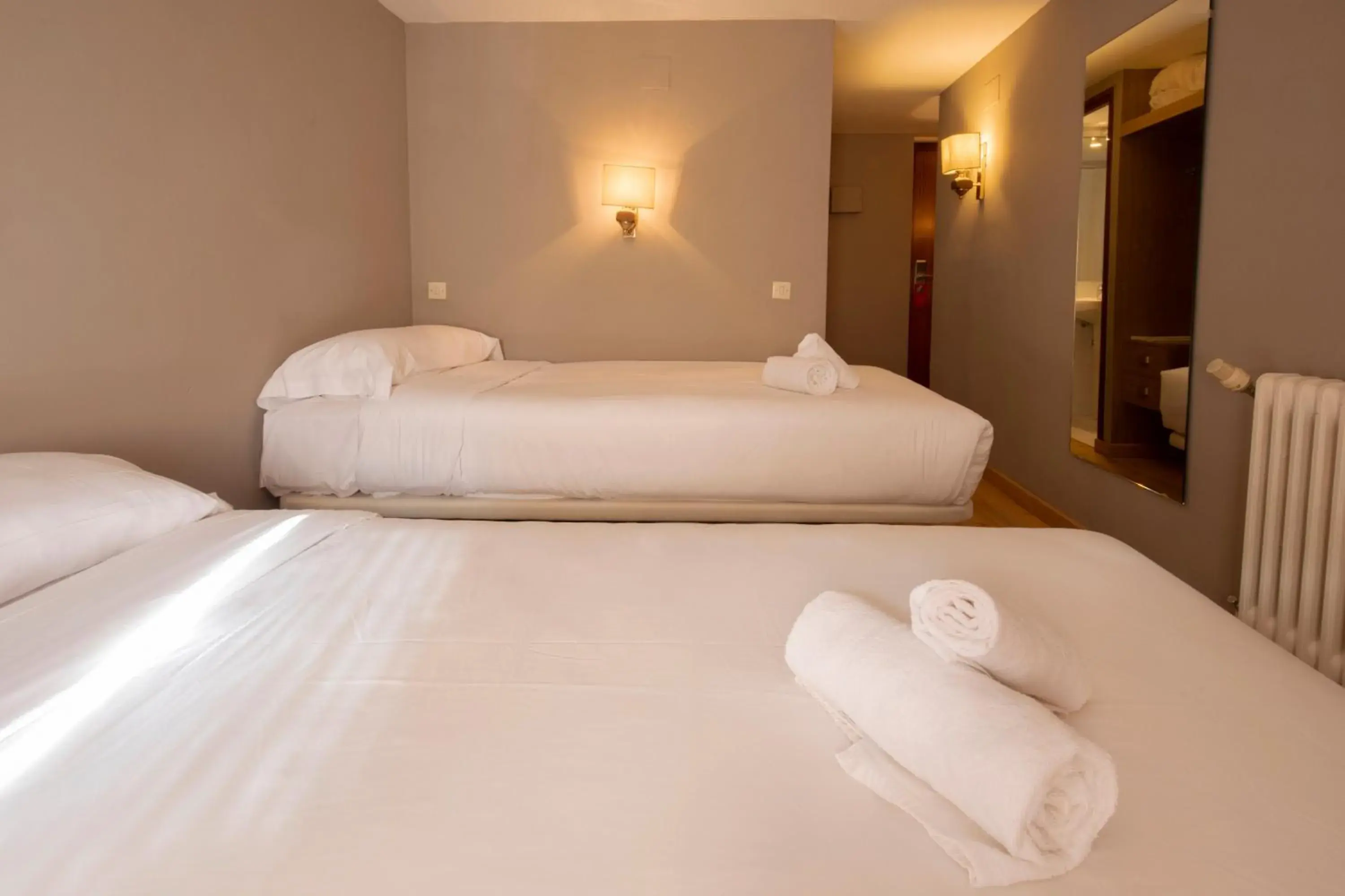 Double Room in Pic Maià Mountain Hotel Double Room in Pic Maià Mountain Hotel