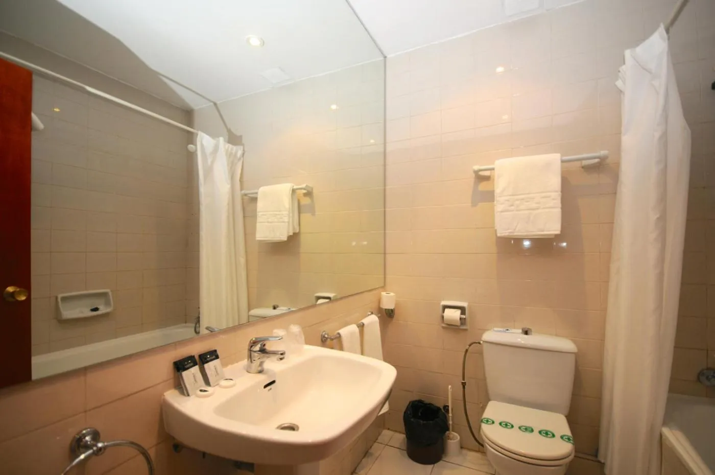 Bathroom in Pic Maià Mountain Hotel