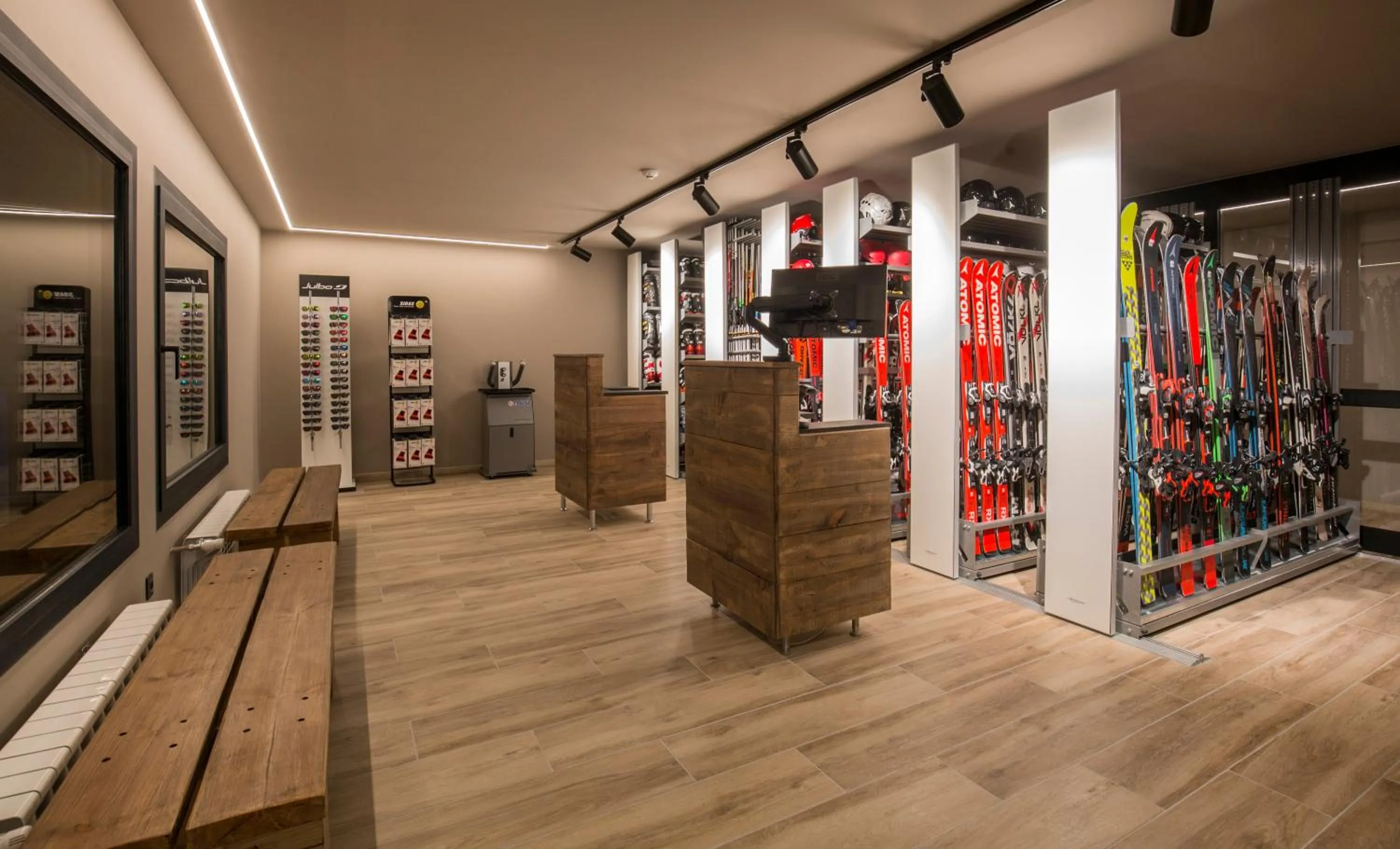 On-site shops in Pic Maià Mountain Hotel