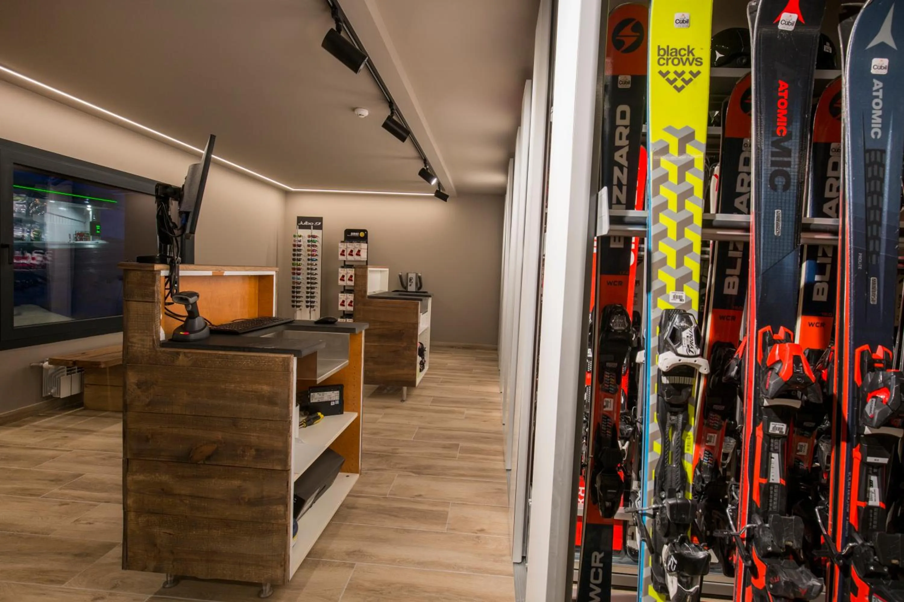 On-site shops in Pic Maià Mountain Hotel