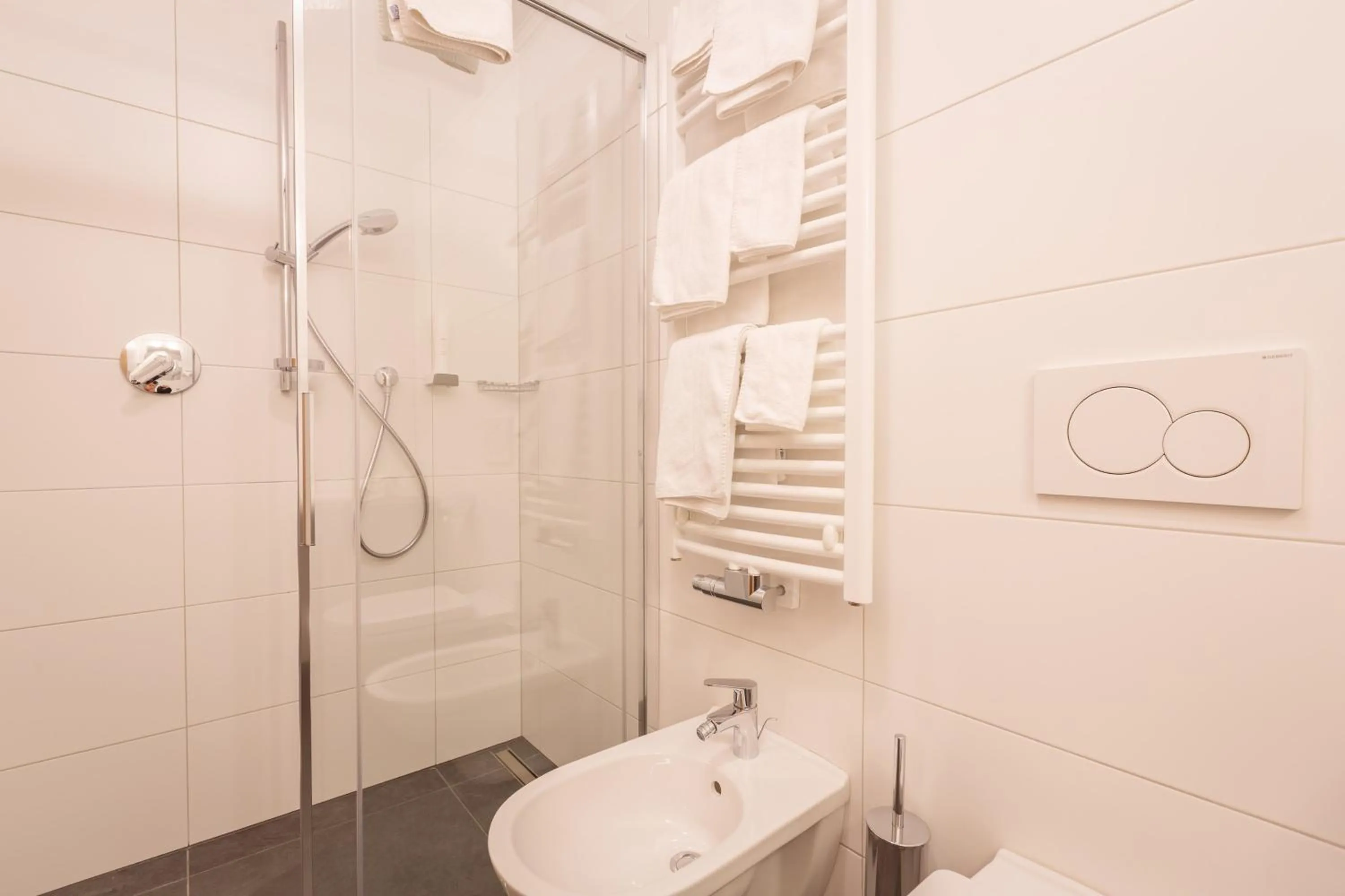 Shower in Residence Silvia