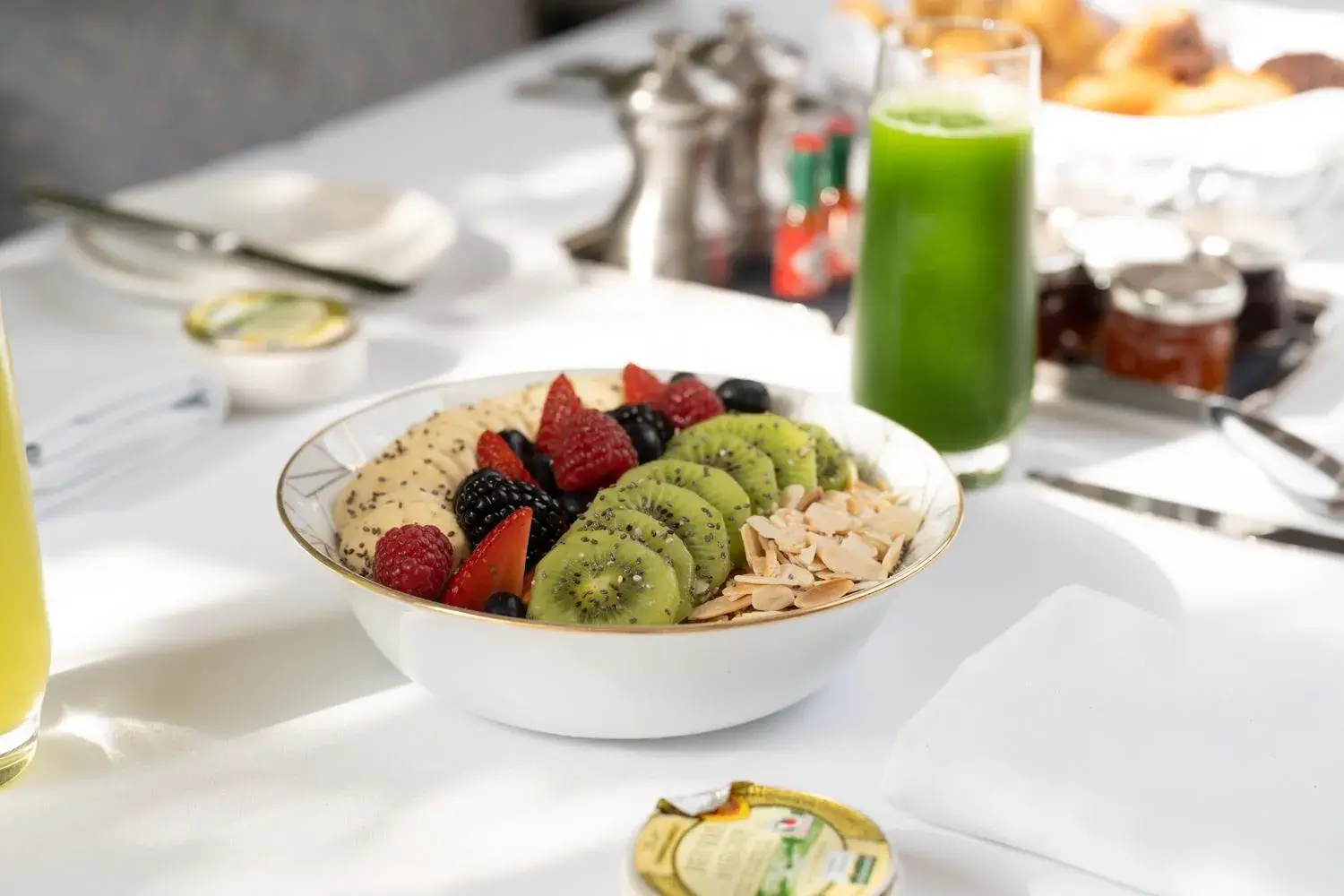 Breakfast in Four Seasons Hotel Dubai International Financial Centre Breakfast in Four Seasons Hotel Dubai International Financial Centre