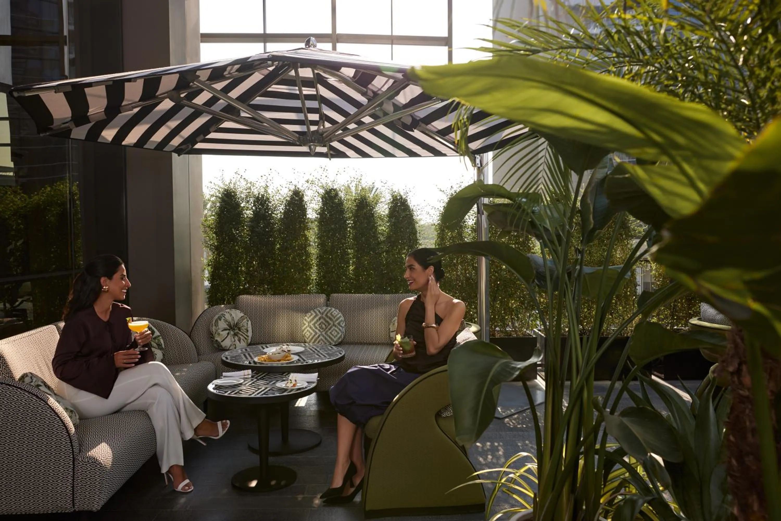 Lounge or bar in Four Seasons Hotel Dubai International Financial Centre