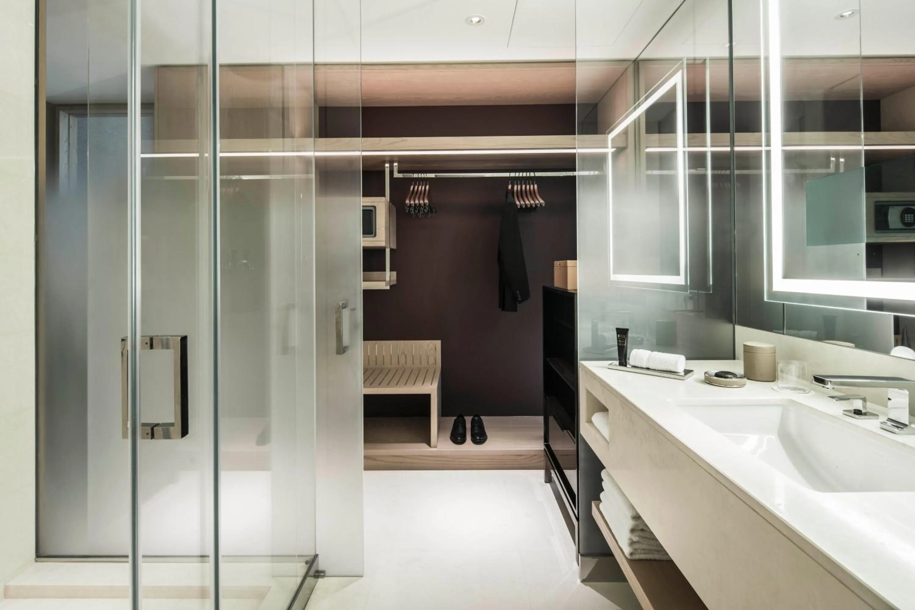 Bathroom in Four Seasons Hotel Dubai International Financial Centre