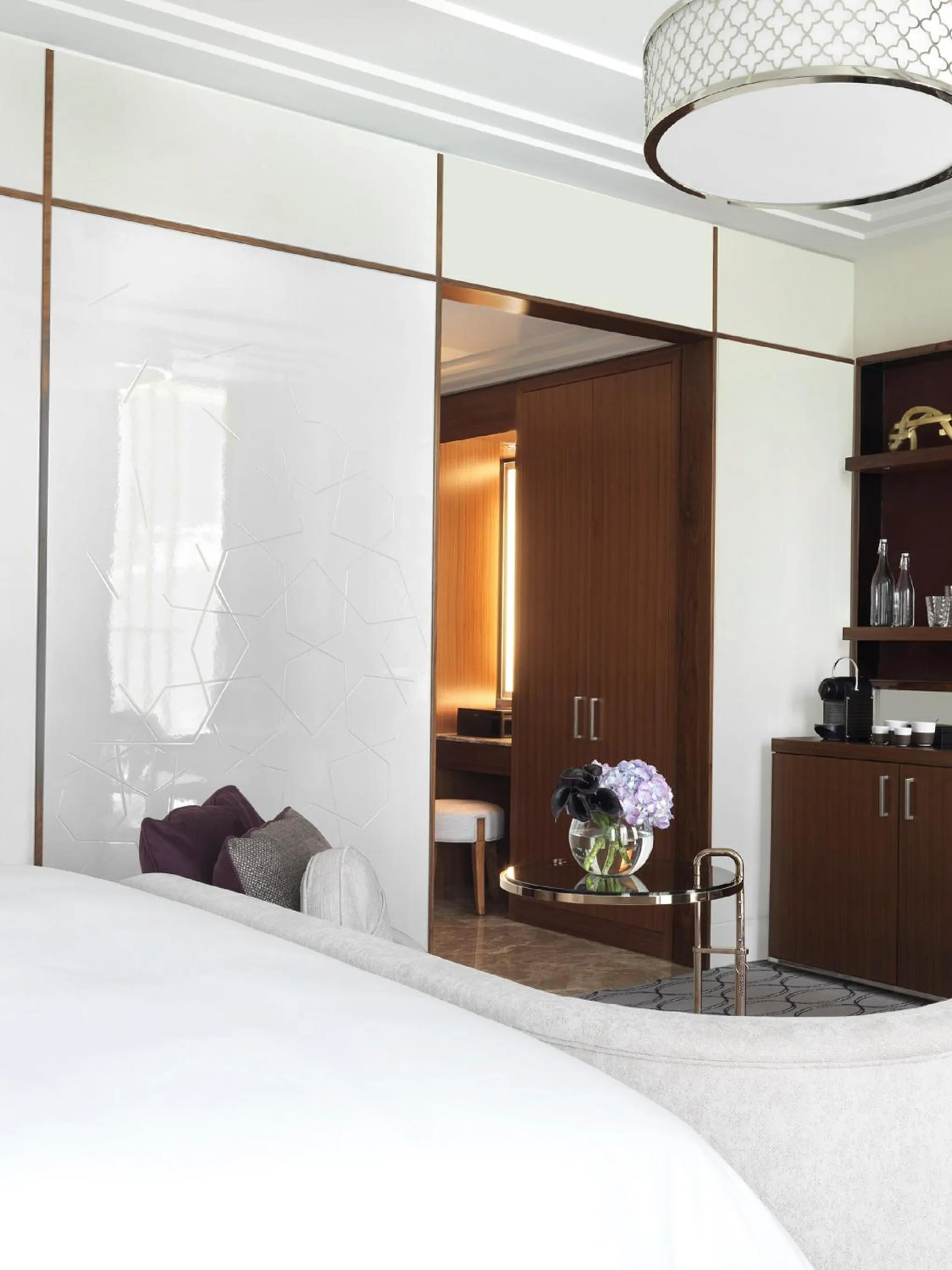 Bedroom, Bed in Four Seasons Hotel Abu Dhabi at Al Maryah Island