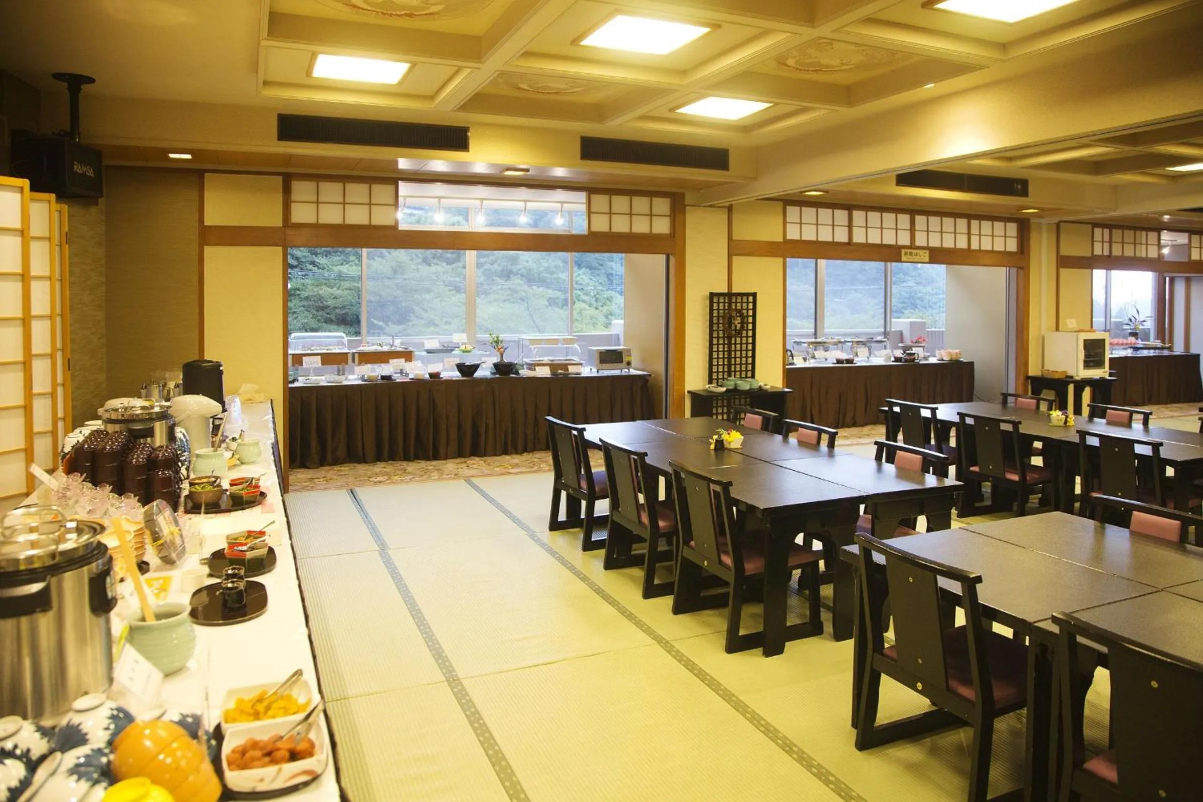 Restaurant/places to eat in Hotel Yunomoto