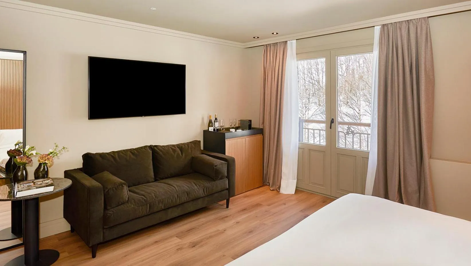 Seating area, Bed in Serras Andorra