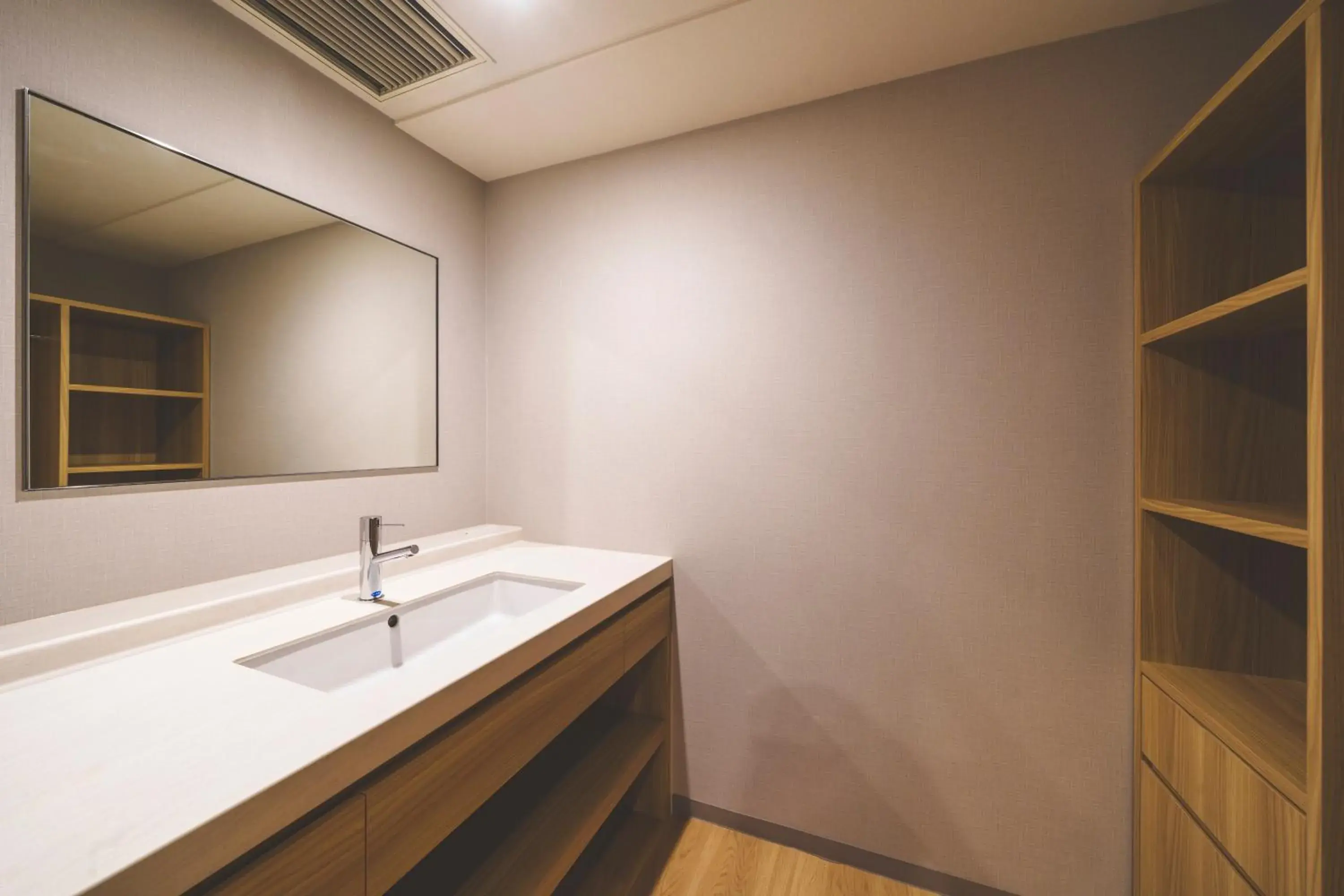 Photo of the whole room in 琉球オリオンホテル 那覇国際通り Photo of the whole room in 琉球オリオンホテル 那覇国際通り