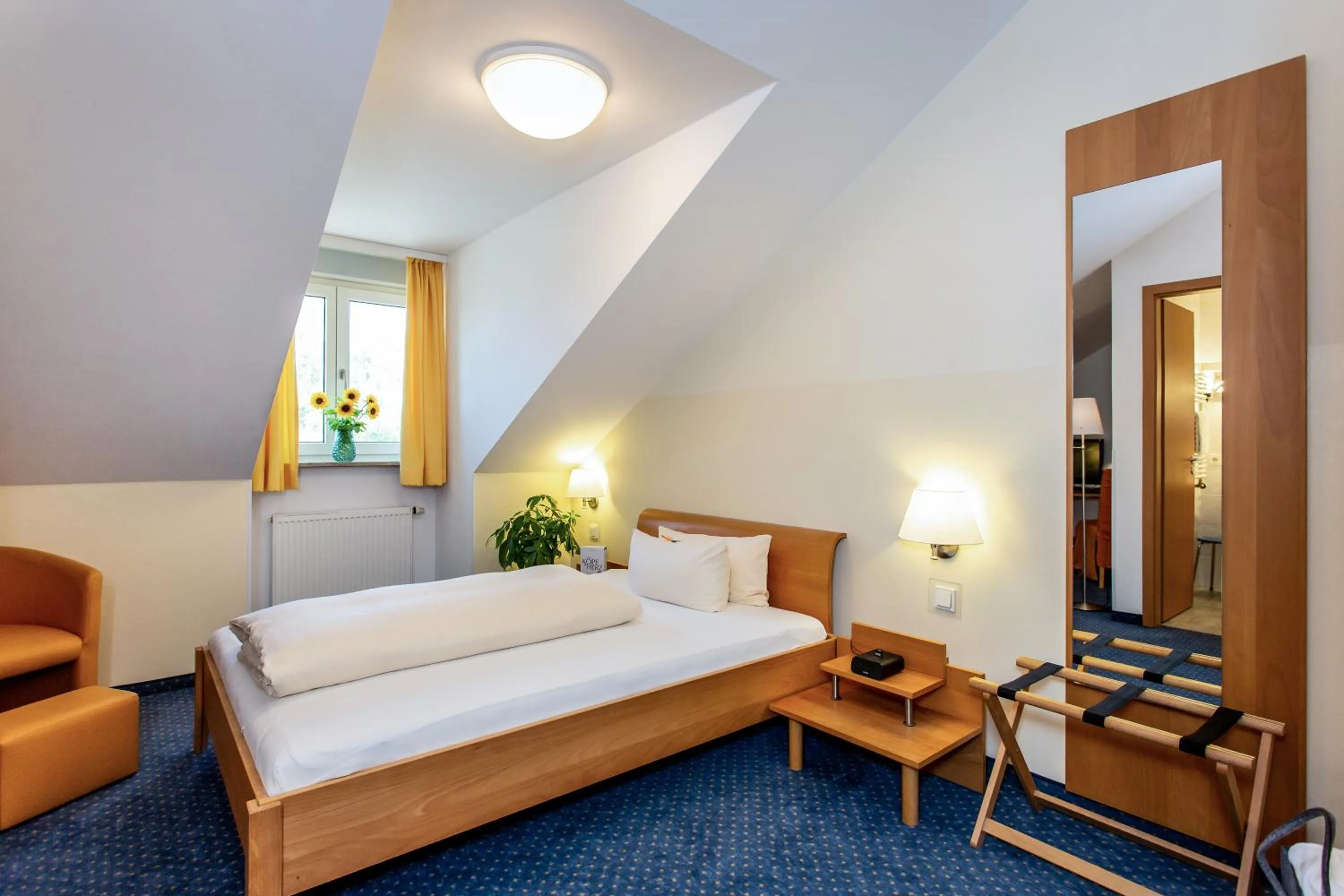 Photo of the whole room, Bed in Arcus Hotel München Messe