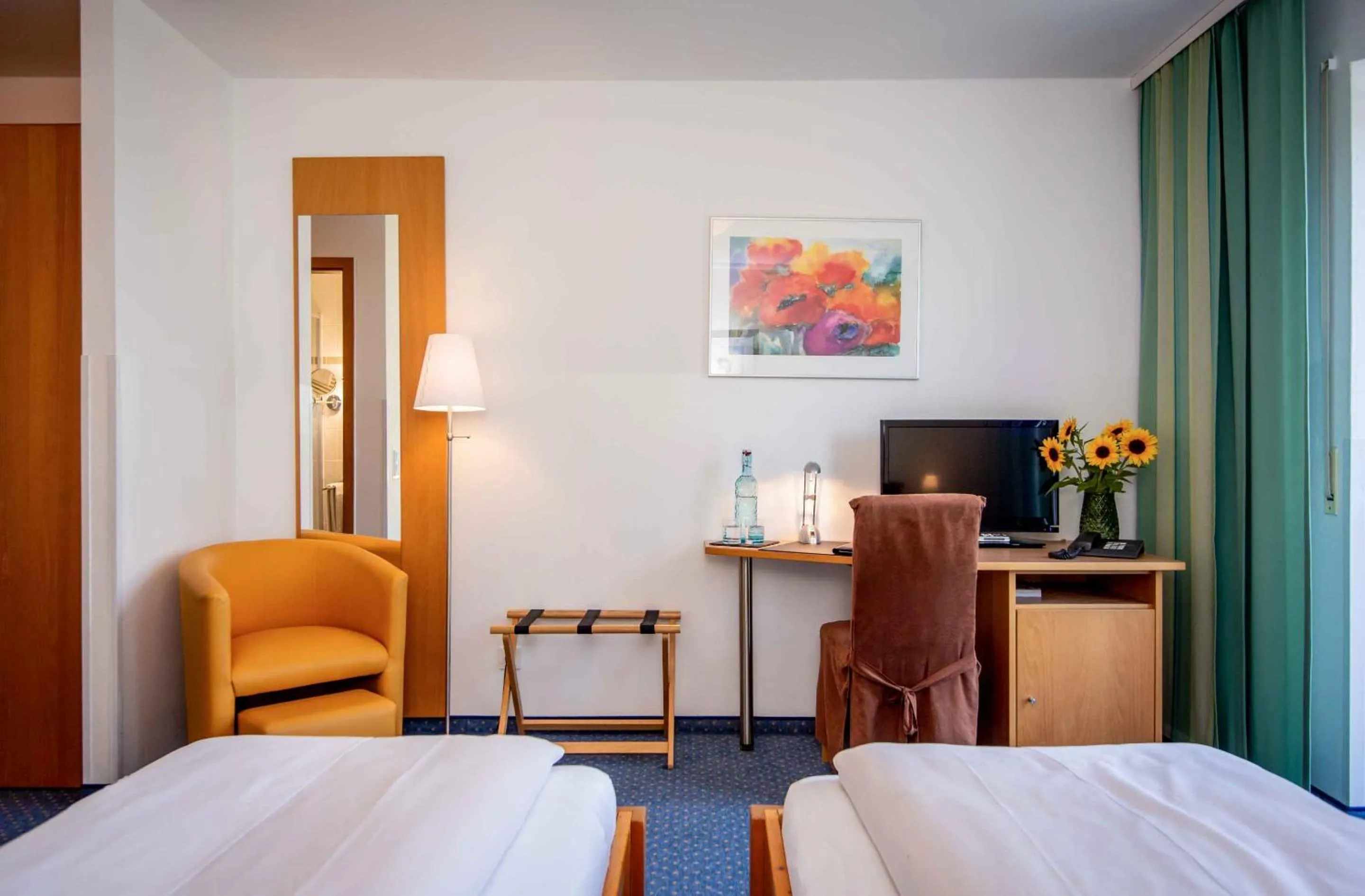 Photo of the whole room, Bed in Arcus Hotel München Messe
