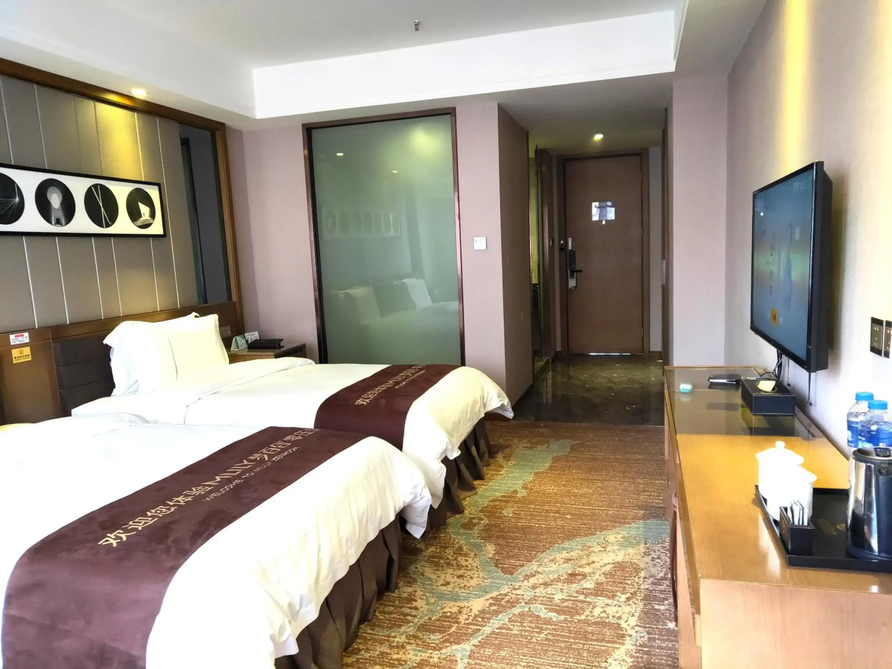 Bed in lnsail Hotel Shenzhen Luohu Port Railway Station Bed in lnsail Hotel Shenzhen Luohu Port Railway Station