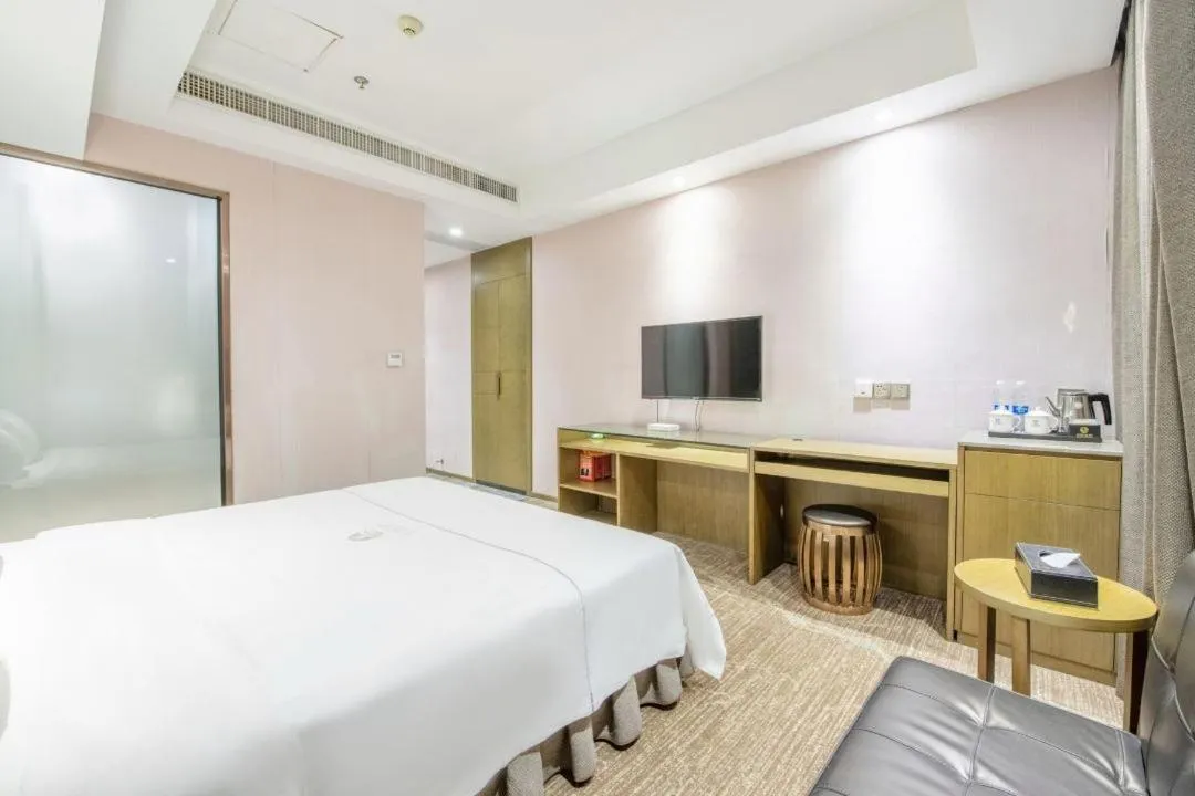 Bed in lnsail Hotel Shenzhen Luohu Port Railway Station