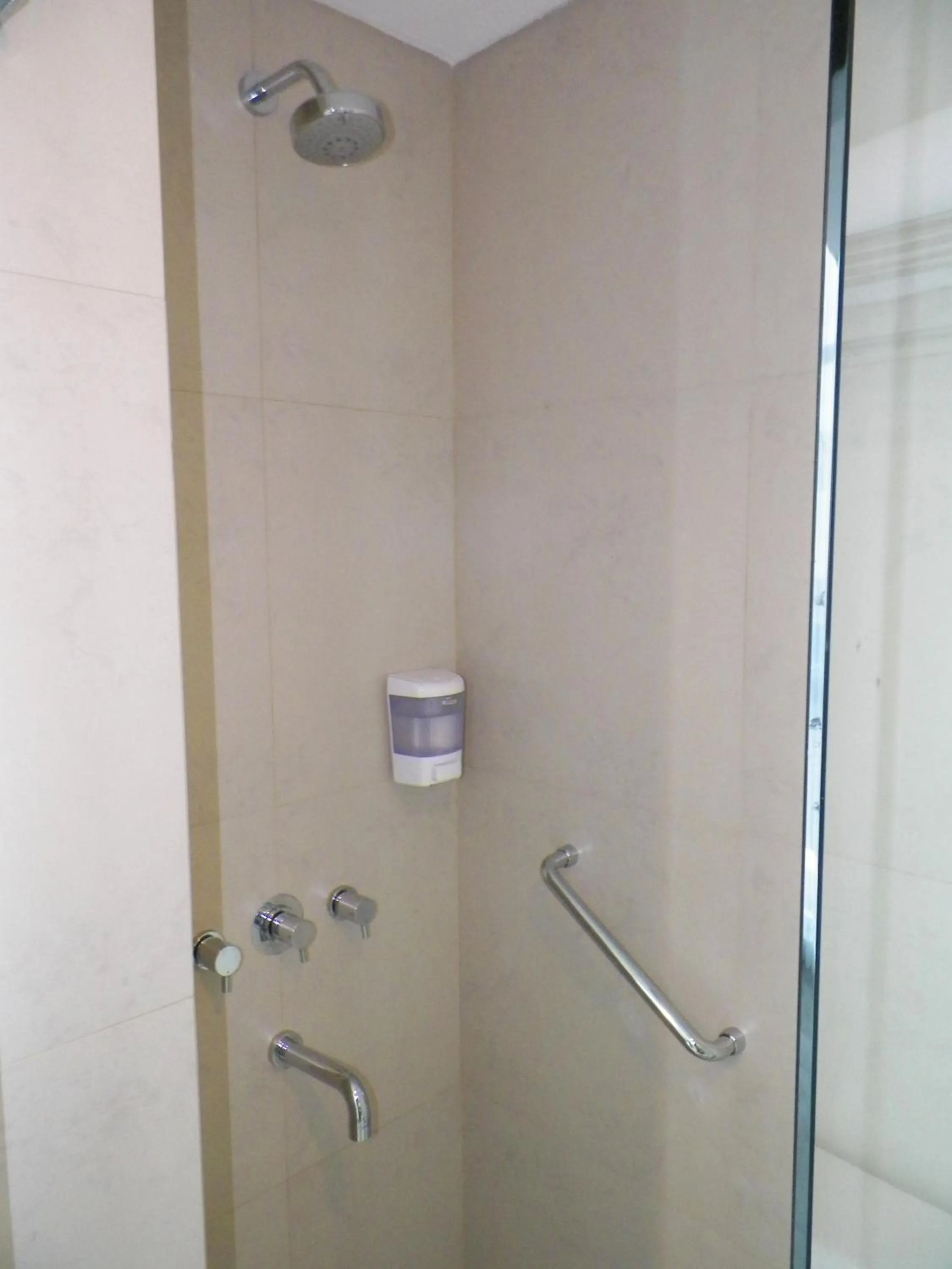 Shower in Amaris Hotel Malioboro - Jogja