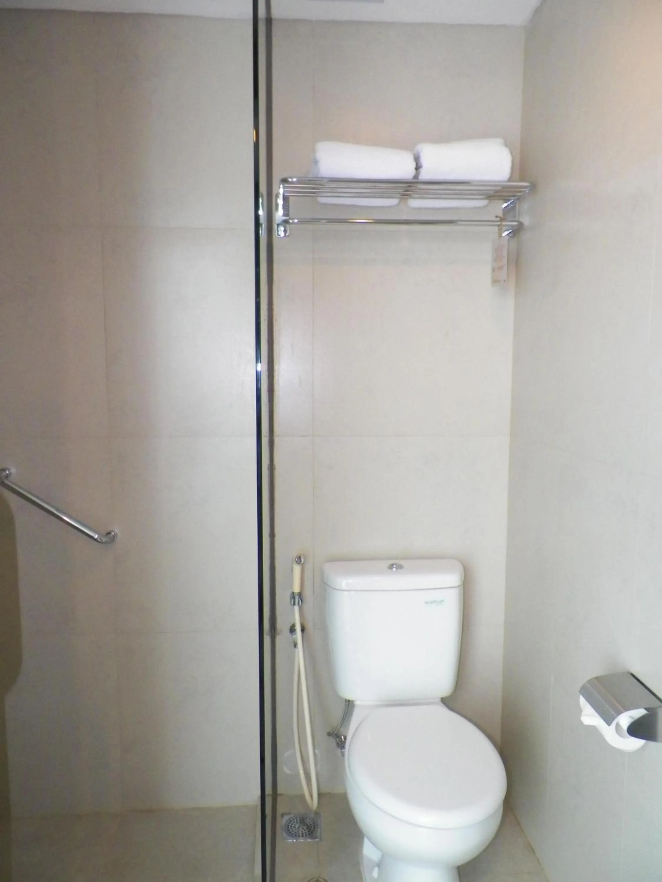 Toilet in Amaris Hotel Malioboro - Jogja