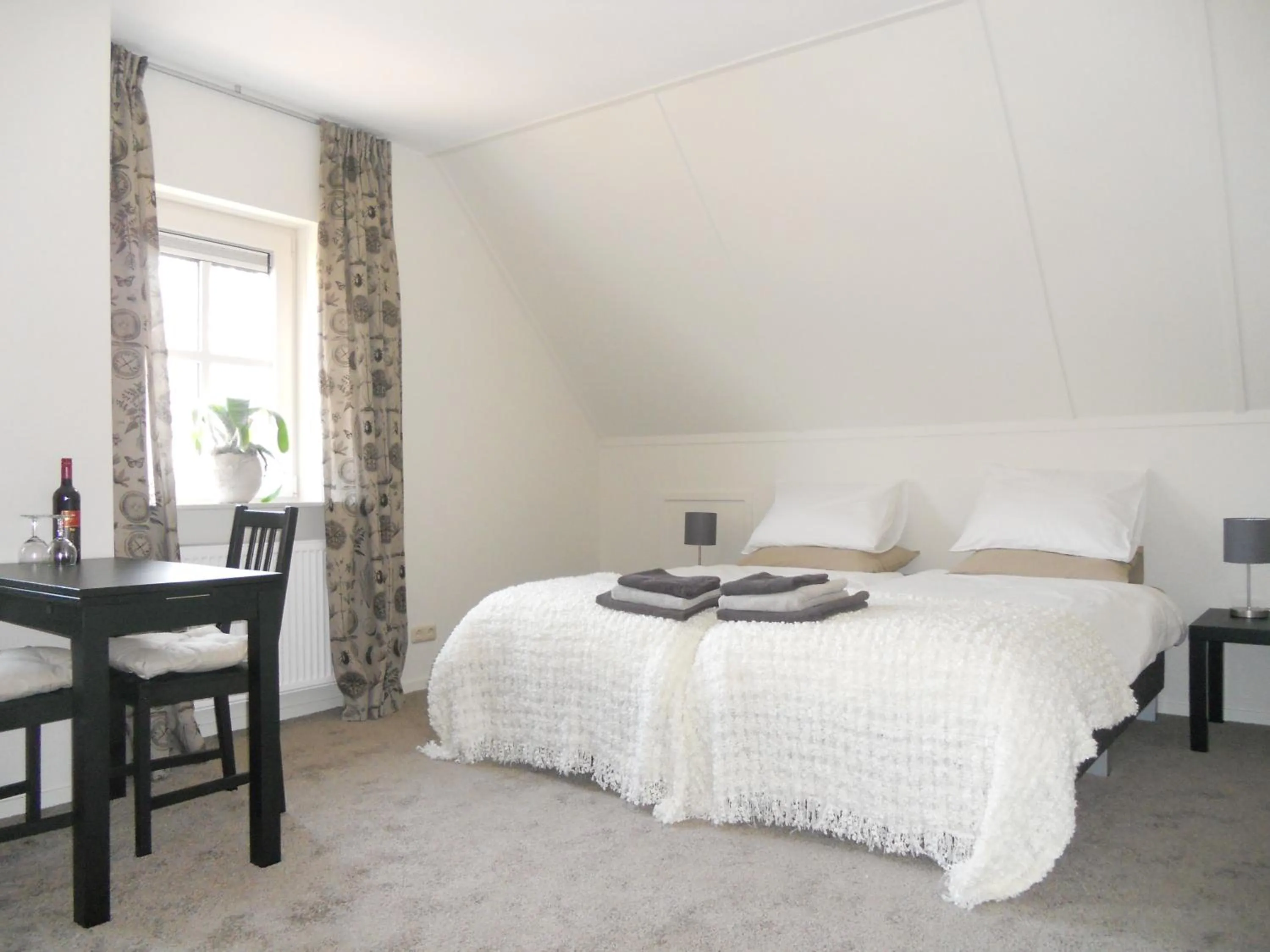 Photo of the whole room in Gezond Boeren Verstand