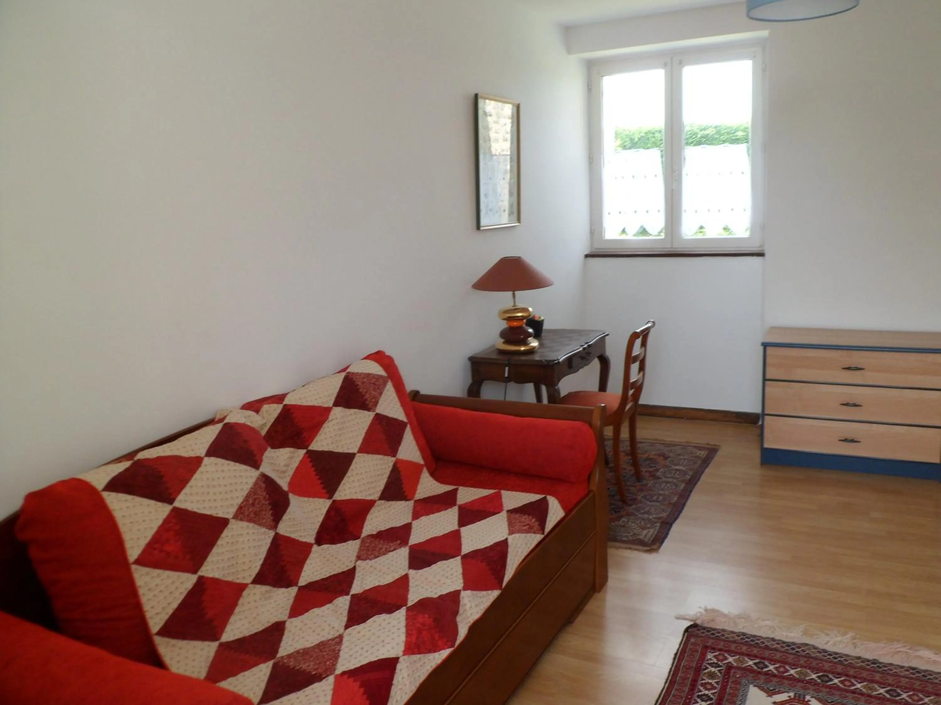 Living room, Bed in Farmhouse in an amazing private park