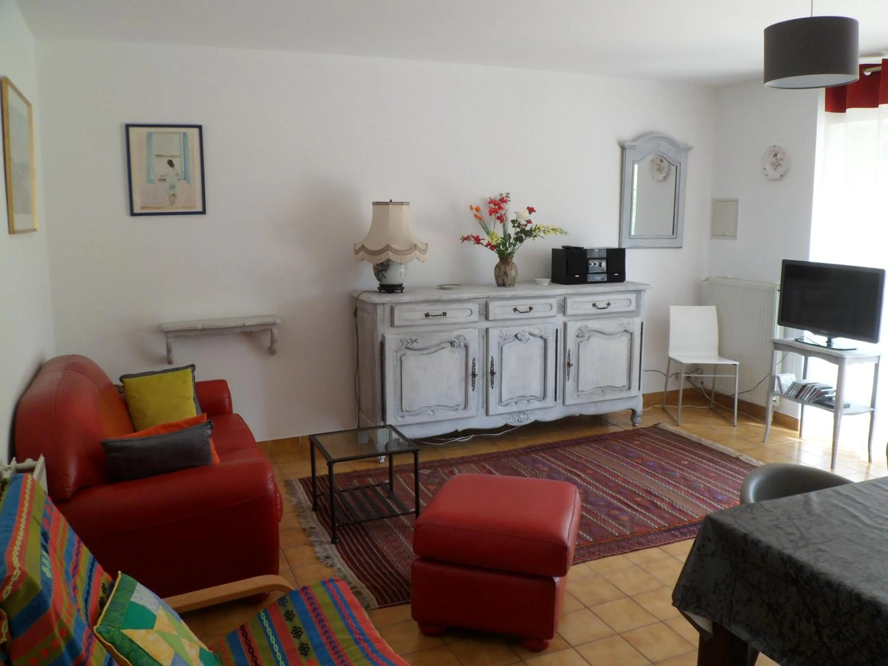TV and multimedia in Farmhouse in an amazing private park