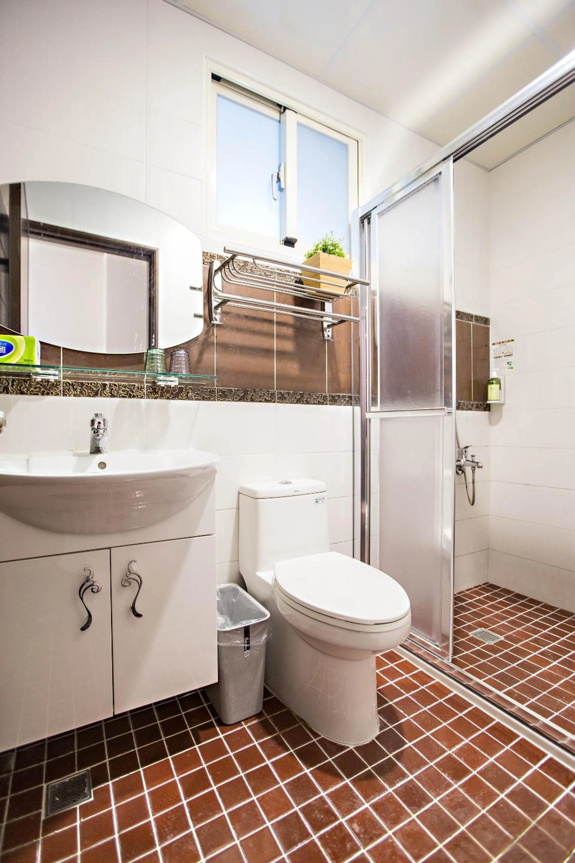 Shower in Success 66 B&B