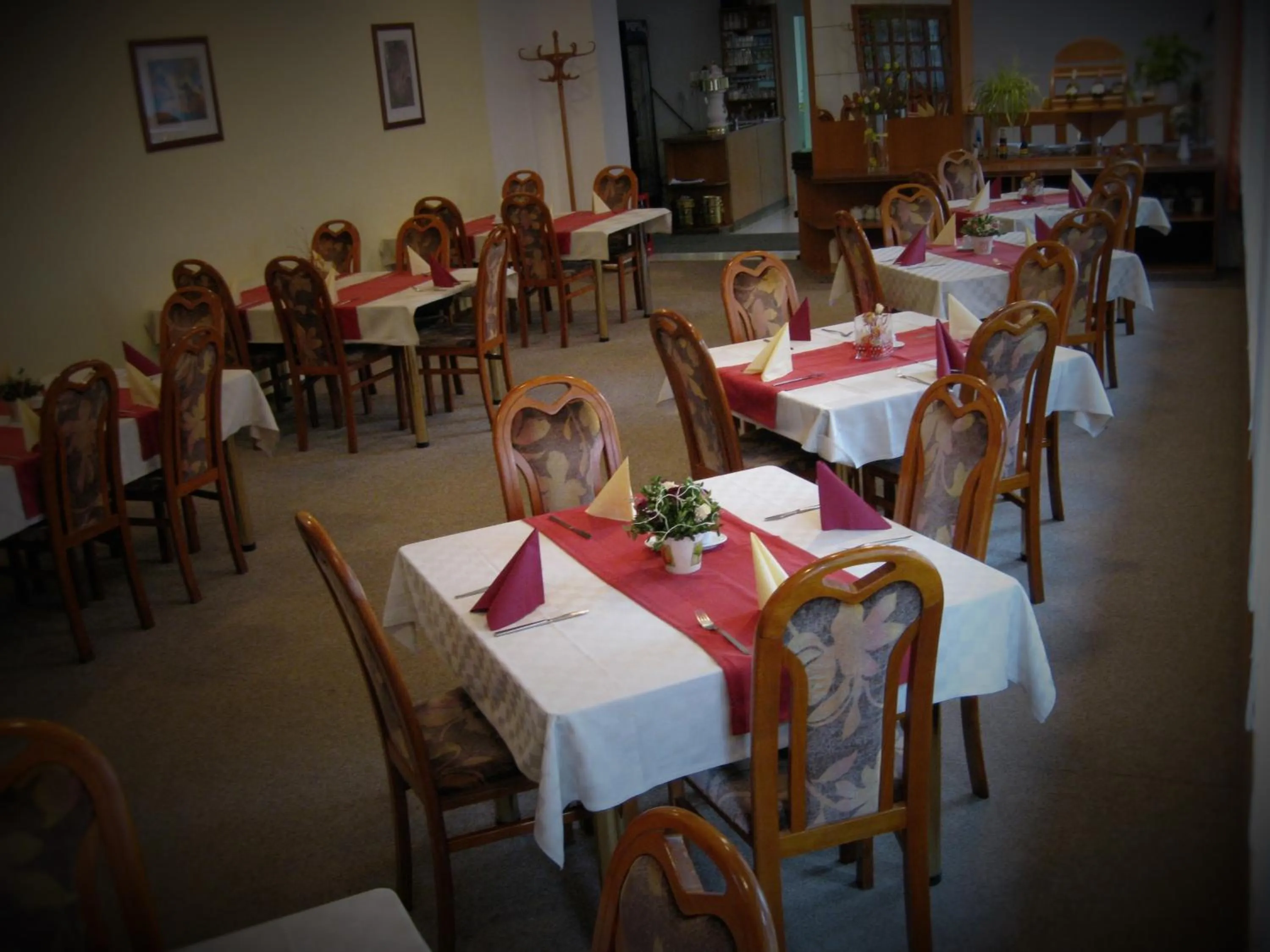 Restaurant/Places to Eat in Hotel Amos