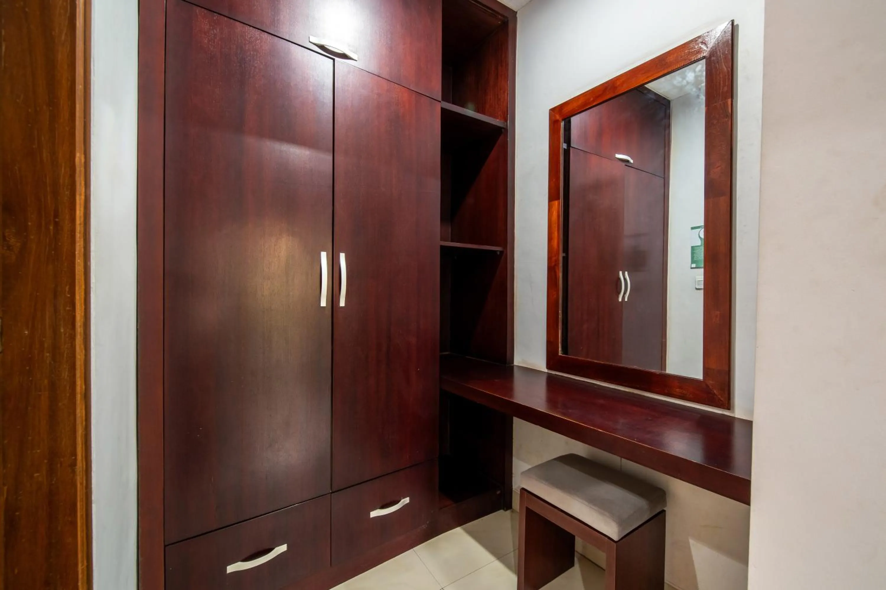 wardrobe in The Kutaya