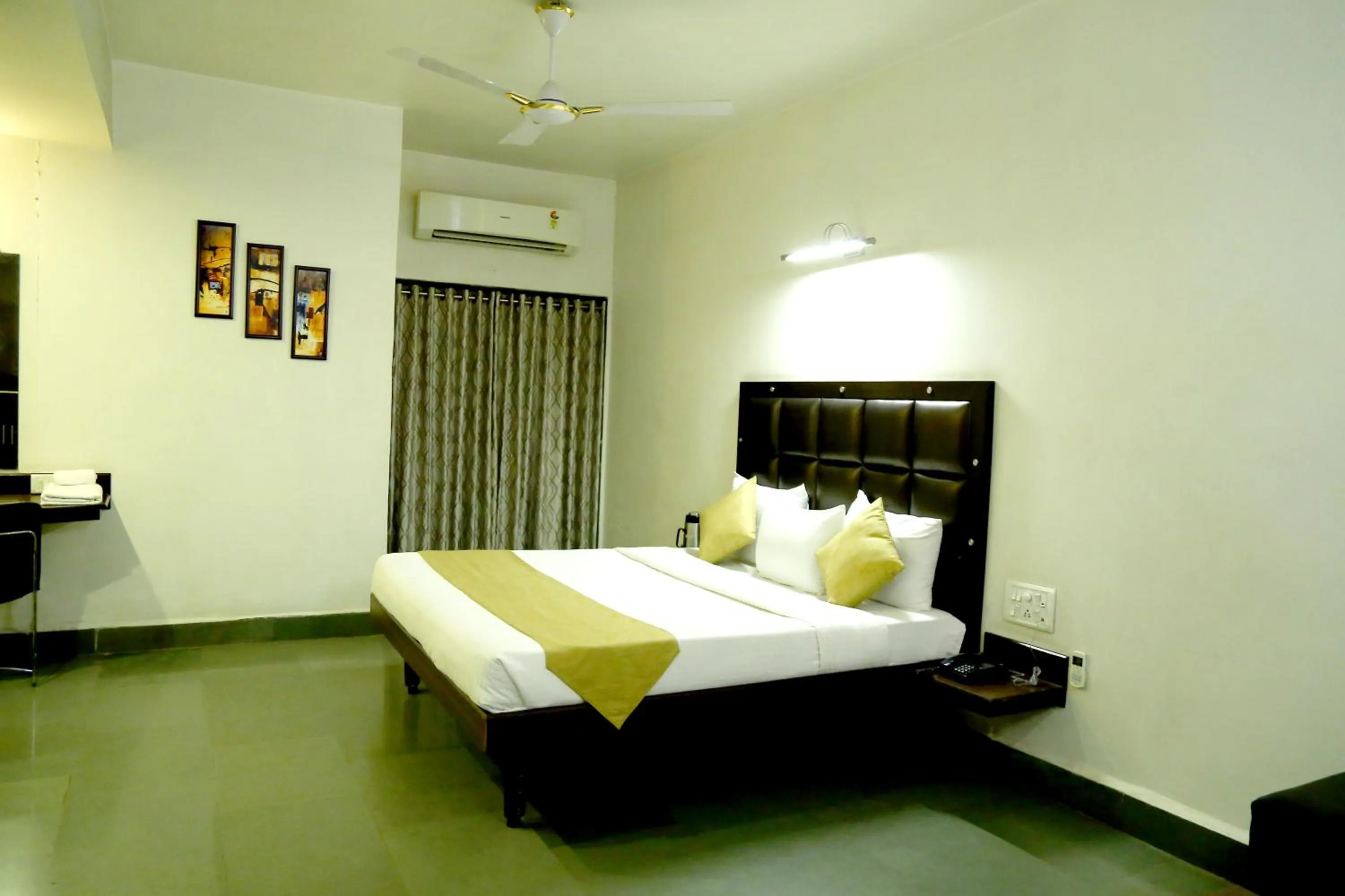 Bedroom, Bed in Hotel Hospice