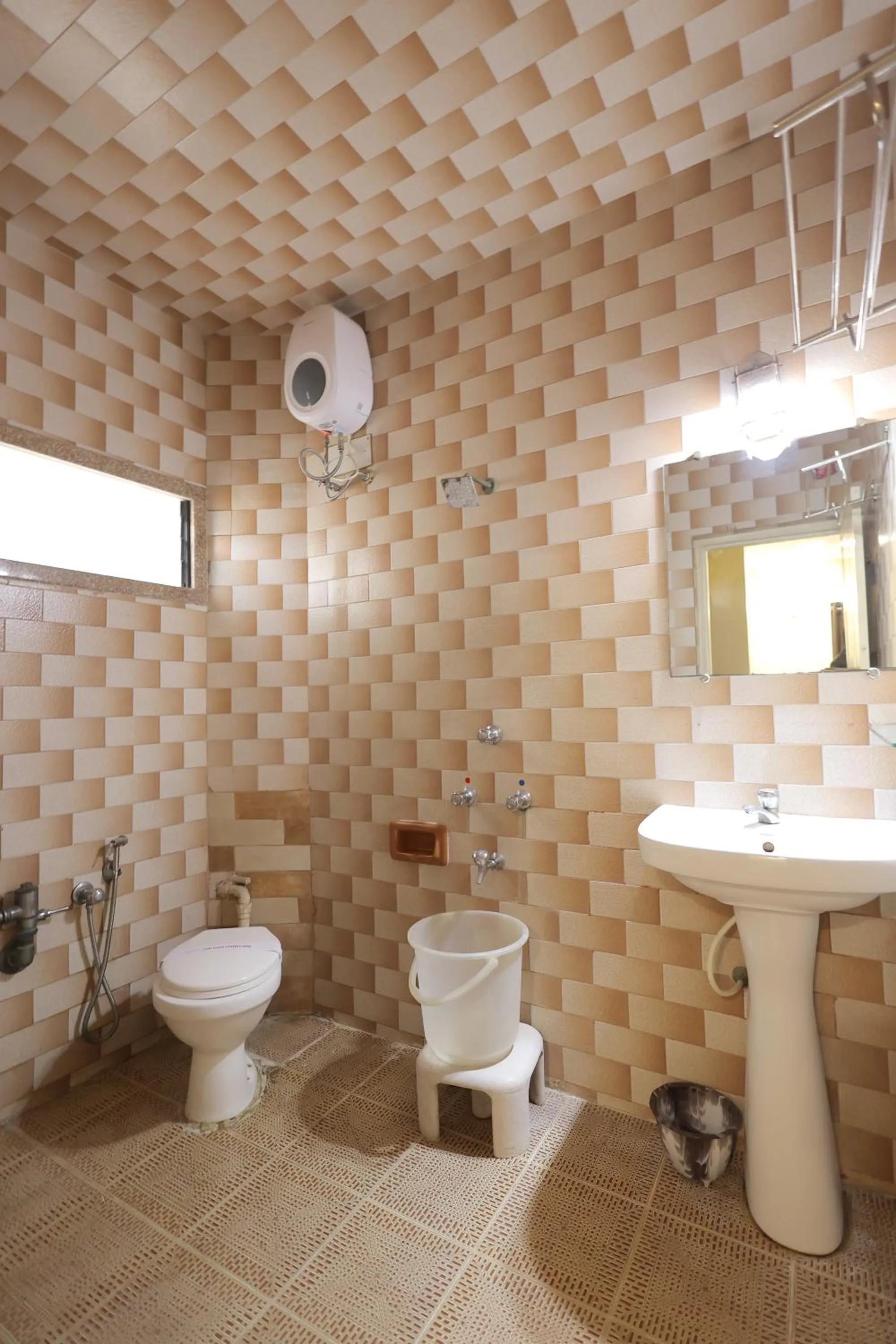 Shower in Hotel Hospice