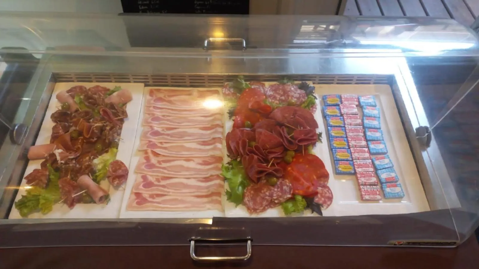 Buffet breakfast in Villa Angélique - Hôtel classé Monument Historique