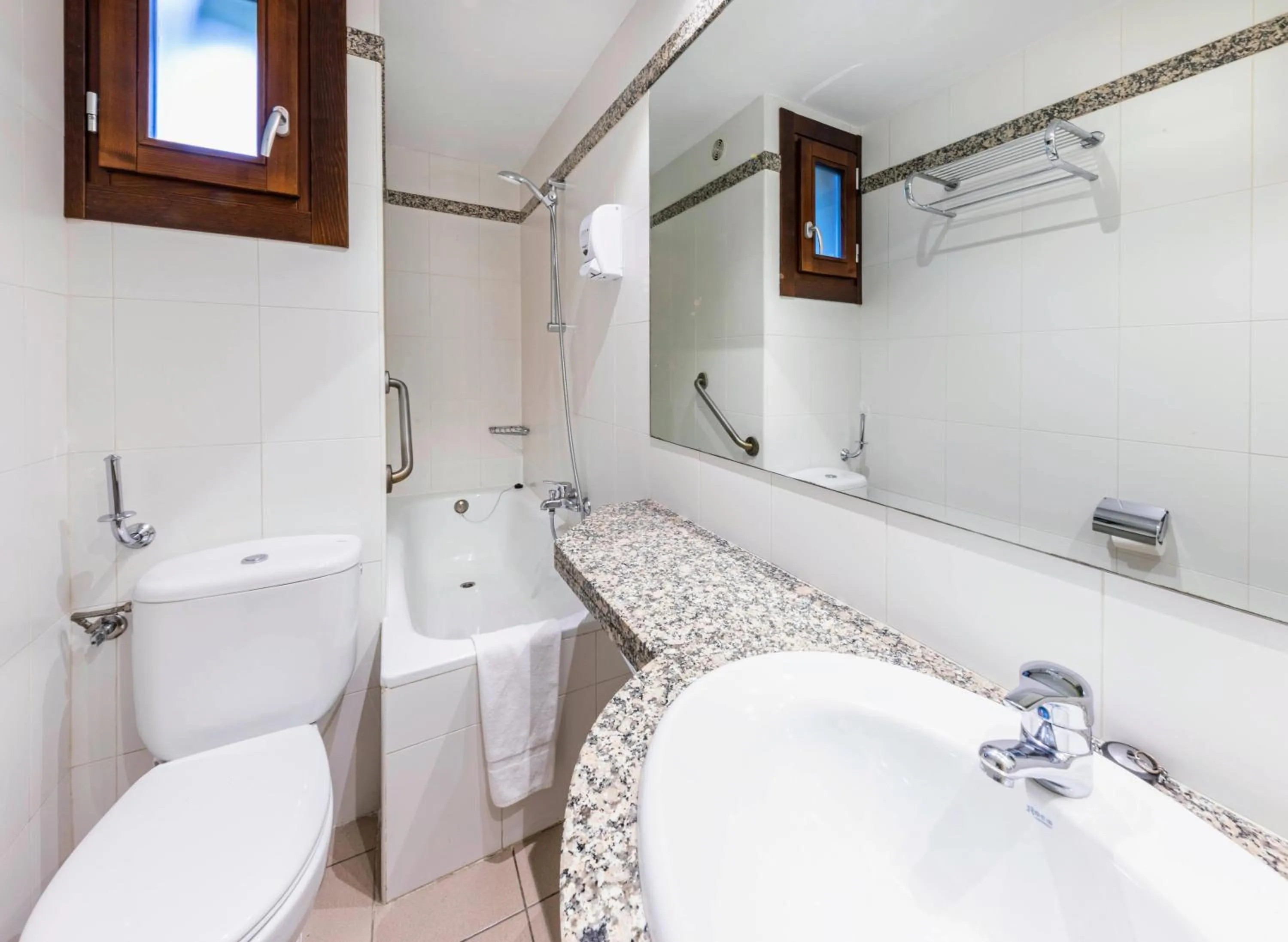 Shower in Apartaments Giberga
