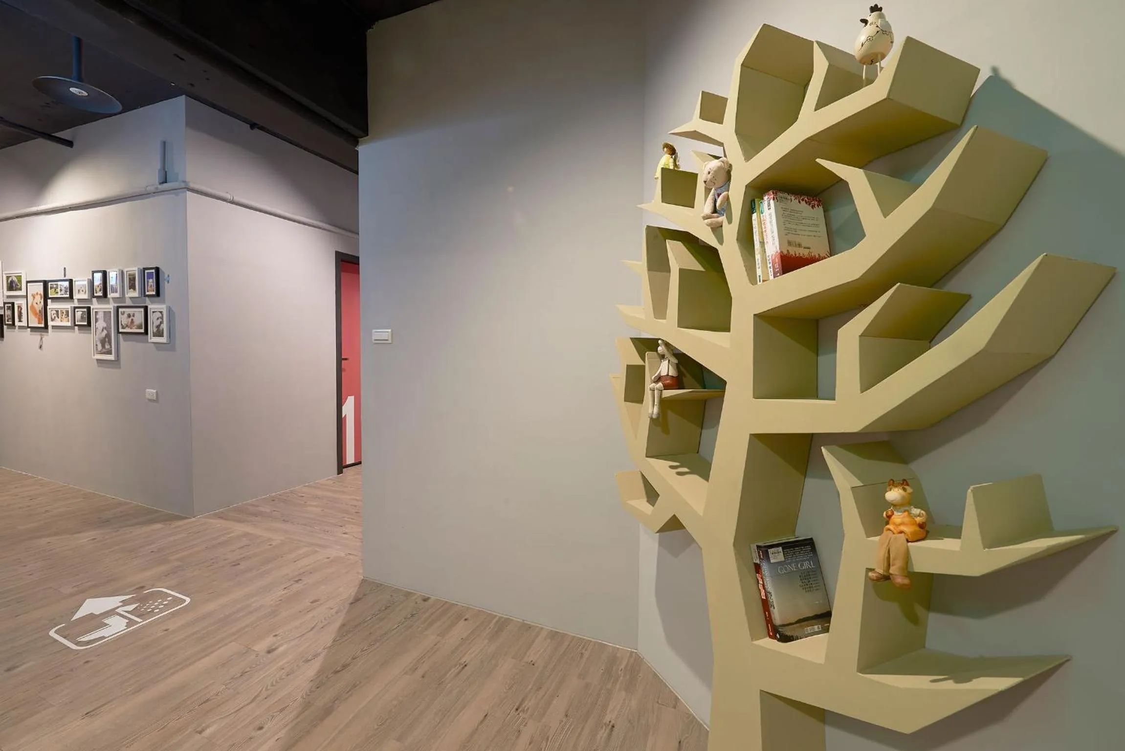 Decorative detail in Ease Single Inn