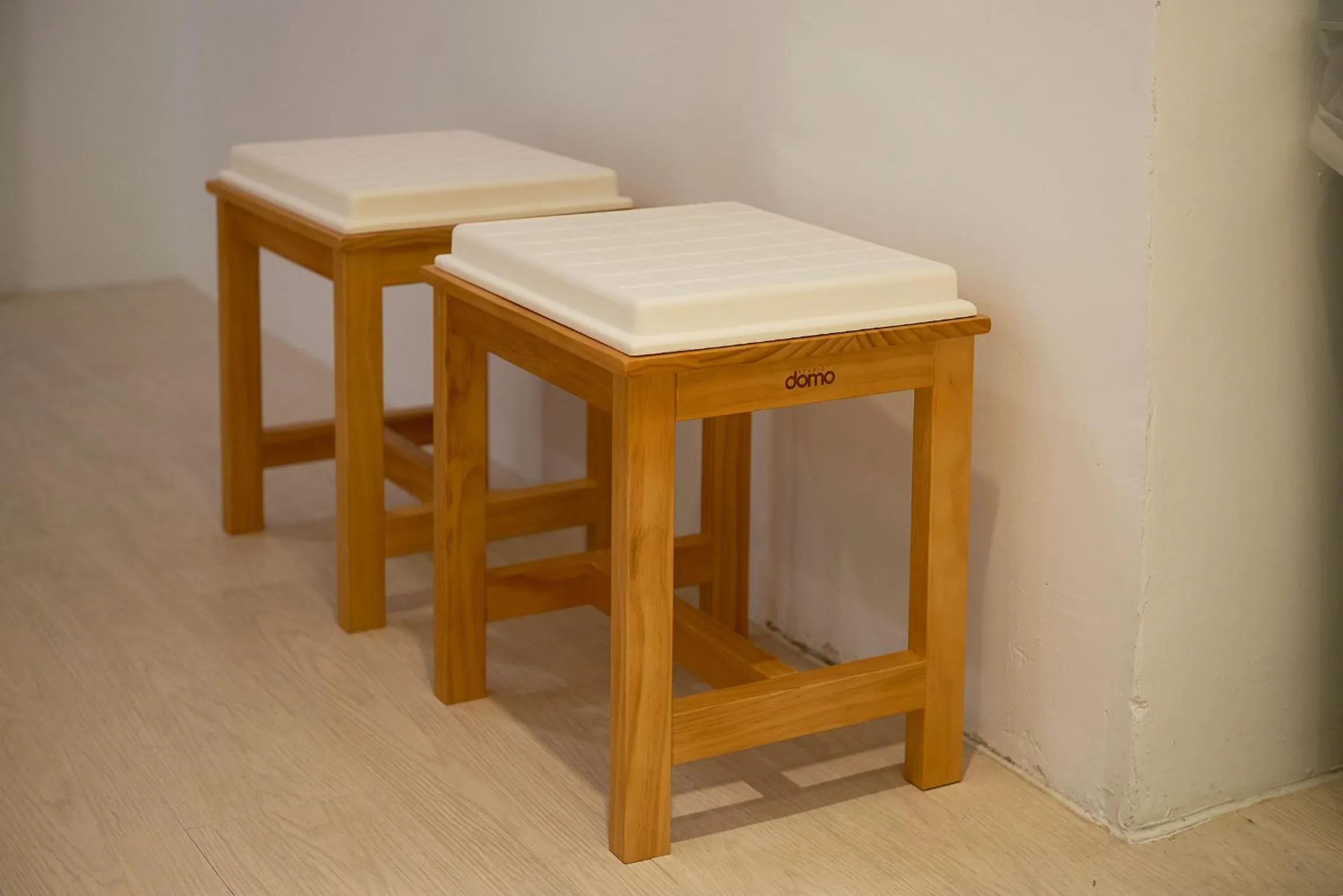 Seating area in Ease Single Inn