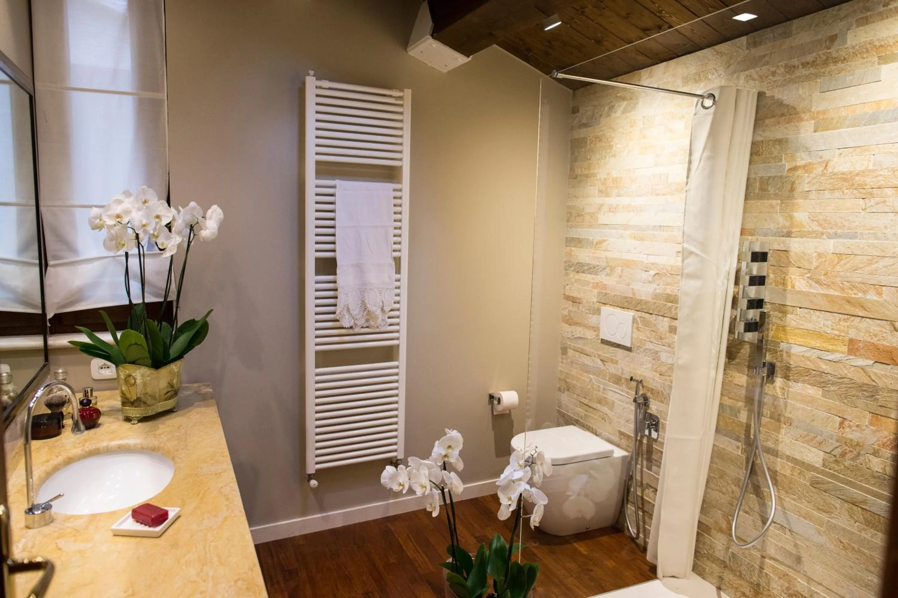 Bathroom in B&B Charme Celestino V°