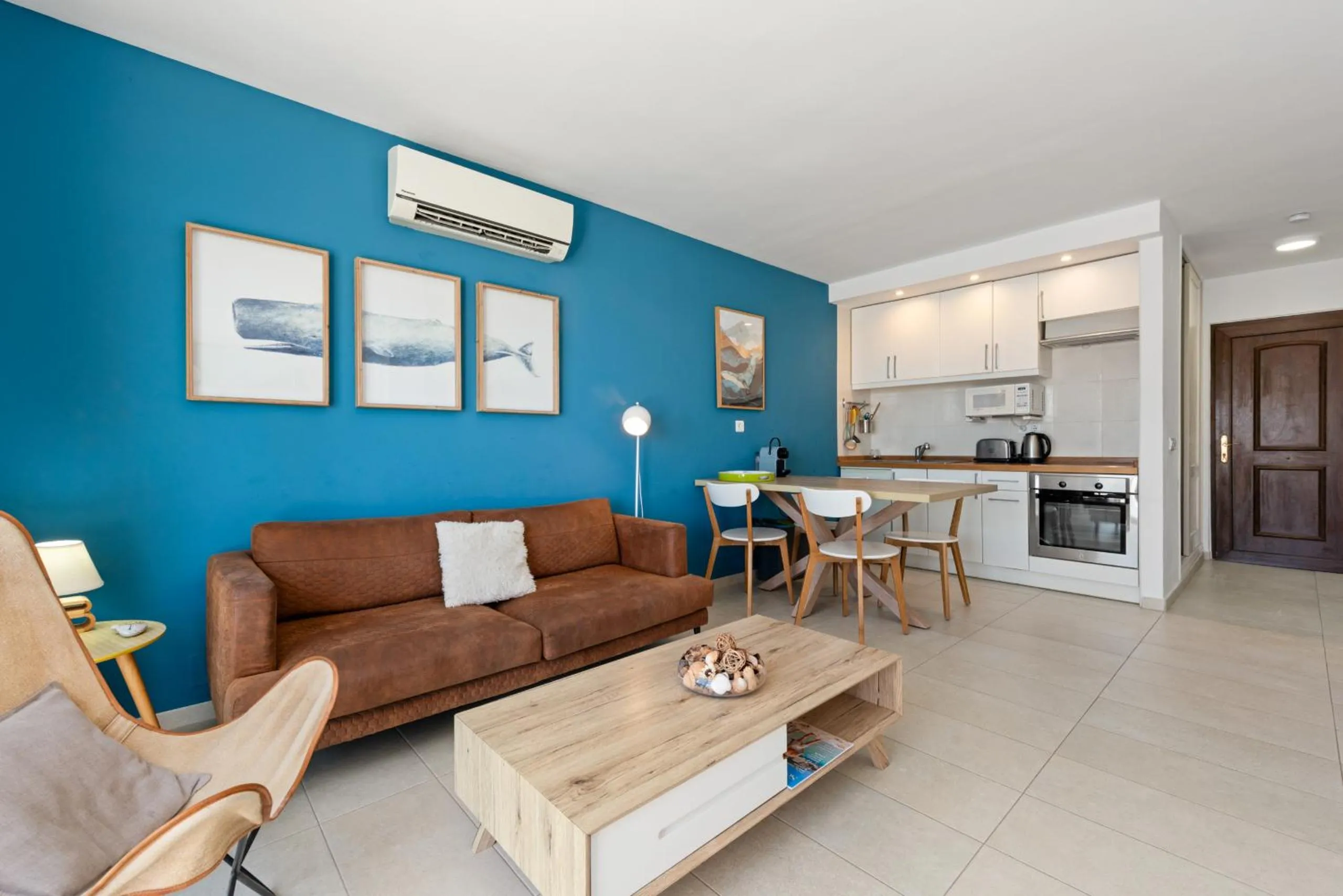 Beautiful Duquesa Harbour apt 2001