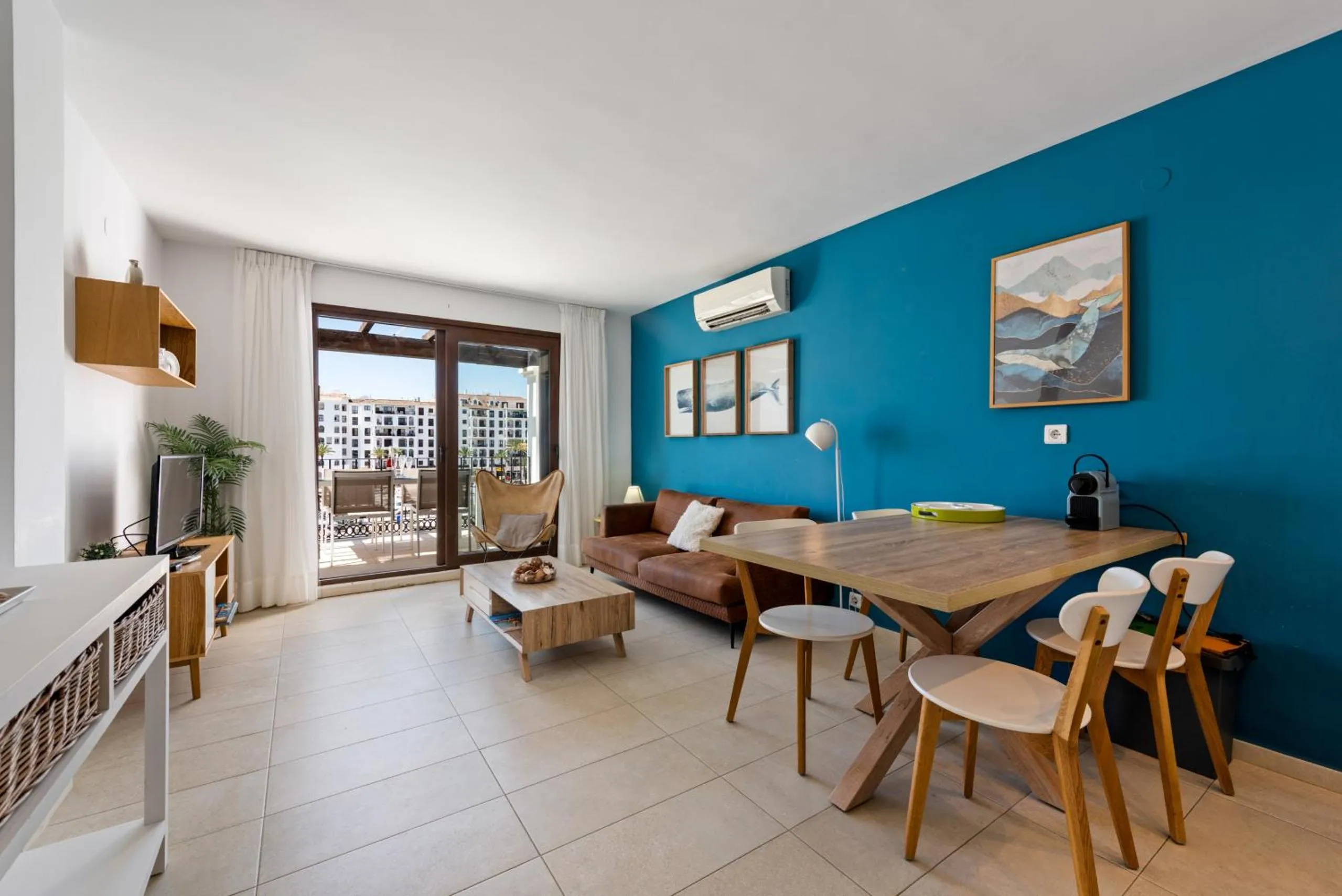 Beautiful Duquesa Harbour apt 2001