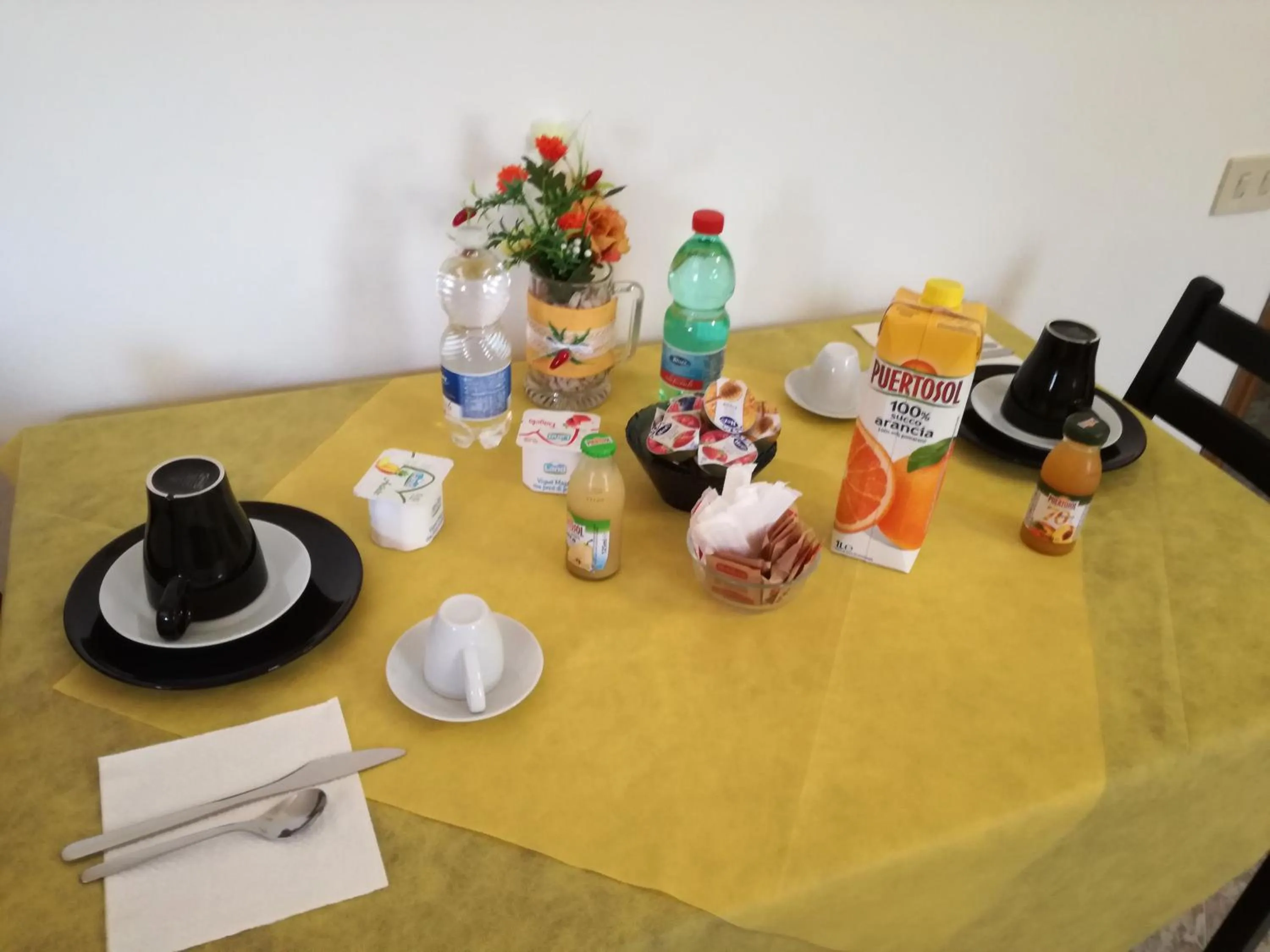 Communal kitchen in B&B Casa degli Ulivi