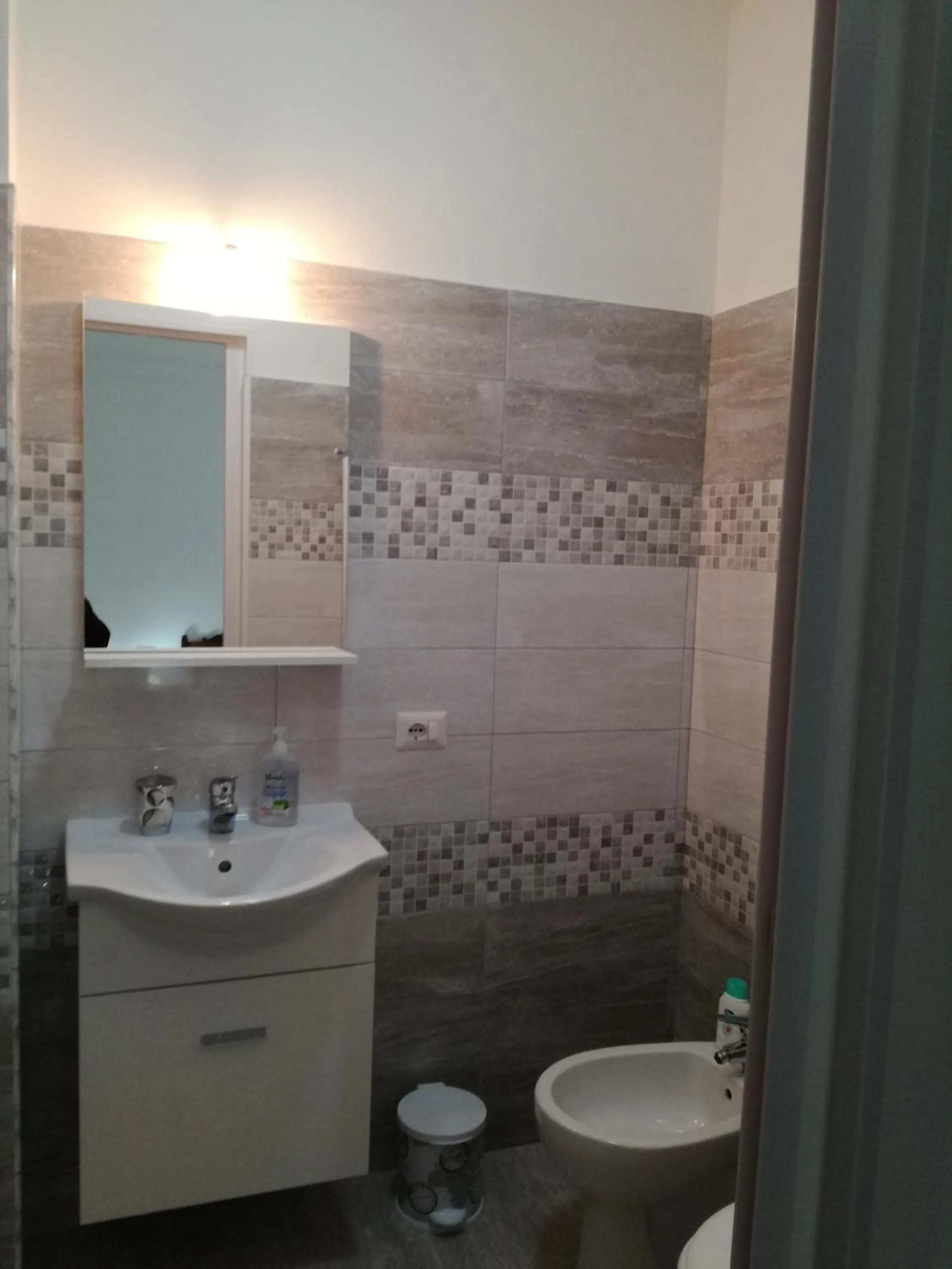 Shower in B&B Casa degli Ulivi